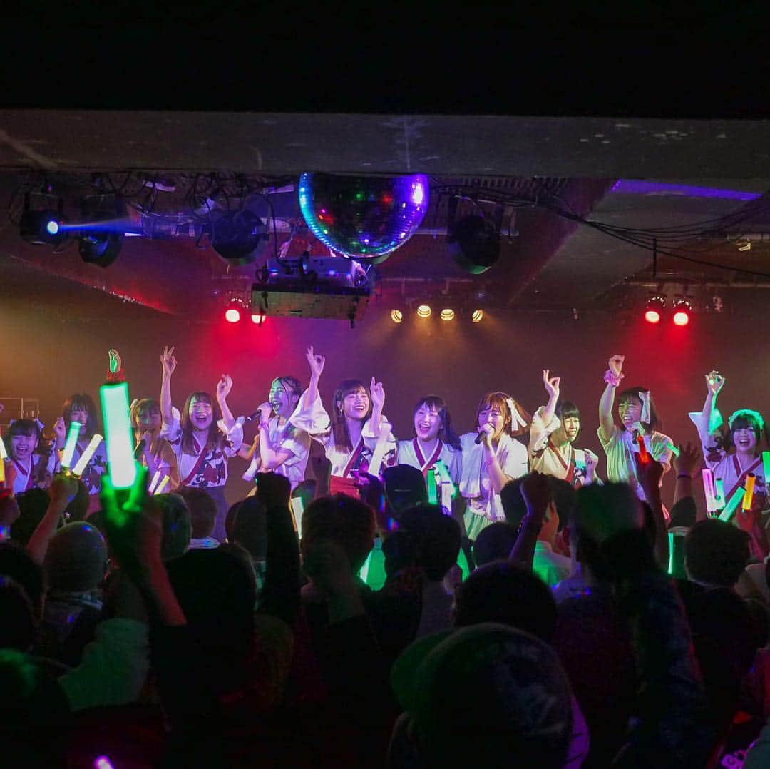 りんご娘さんのインスタグラム写真 - (りんご娘Instagram)「‪初のツアー大阪公演 with #フルーレット さん、たくさんのご来場本当にありがとうございました!! ツアー折り返し地点となりましたが最高のパワーをもらい、次の台湾公演に向かいます!! 後半戦も盛り上がっていきましょう!!‬ ‪#RINGOMUSUME #りんご娘‬」4月6日 21時24分 - _ringo.musume.com_