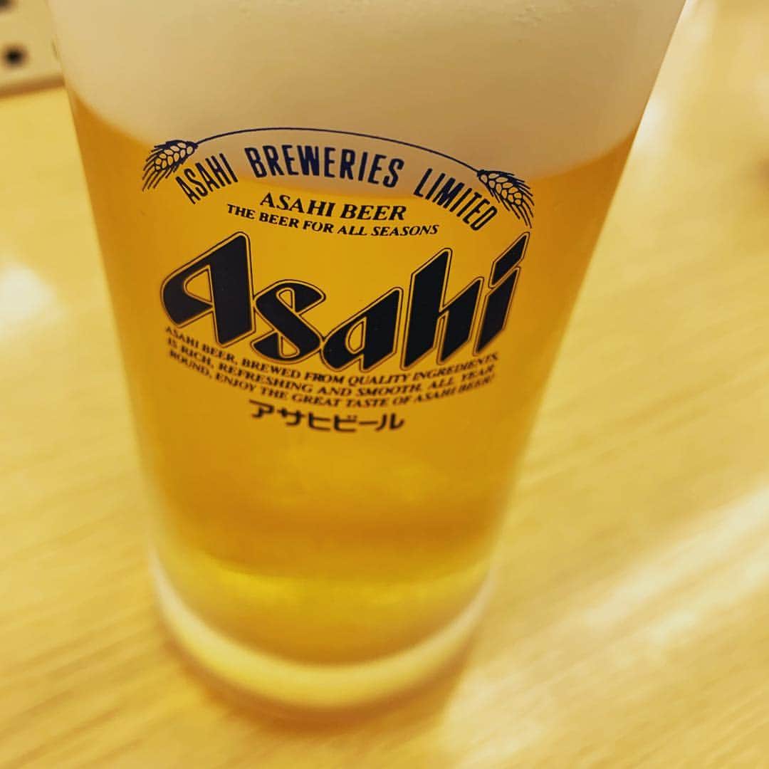飯田カヅキさんのインスタグラム写真 - (飯田カヅキInstagram)「業務終了、即酒！  #beer #ビール #asahi」4月6日 21時31分 - kazukiiida_strange