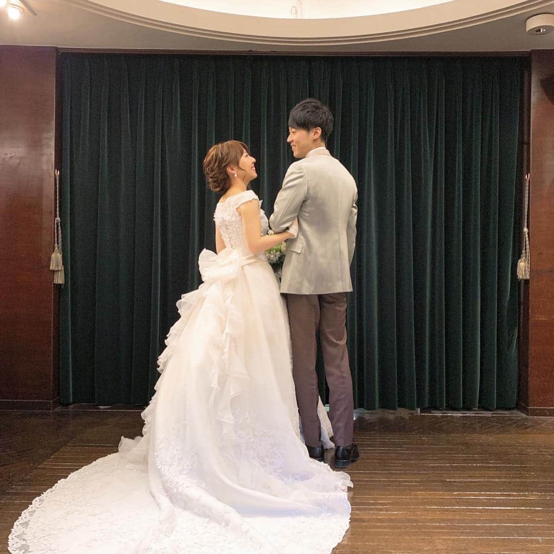 Leau a la boucheさんのインスタグラム写真 - (Leau a la boucheInstagram)「・ 結婚式日和の中 本日もステキなおふたりの結婚式を行いました✨ ・ "春婚"らしい、ご新郎の爽やかな衣装。 バックスタイルのディテールにもこだわった オシャレなご新婦のドレス。 ・ "おもてなし"と"感謝"がたくさん詰まったパーティでした。 ✨生演奏も大盛り上がり〜✨ ・ デザートバイキングタイムは、ゲストも一緒に自由に動き回れるので今日も大好評でした！ ・ #ロアラブッシュ  #レストランウェディング #文化財ウェディング #洋館ウェディング #結婚式 #結婚披露宴 #披露宴 #ウェディングフォト  #プレ花嫁 #プレ花嫁準備  #プレ花嫁さんと繋がりたい #文化財 #登録有形文化財 #歴史的建造物 #旅行結婚 #日本婚禮 #日本婚禮場地 #日本婚紗攝影  #wedding #weddingparty #weddingphotography #weddingdress #restaurant #restaurantwedding #leaualabouche」4月6日 21時33分 - maison_du_musee_tokyo_aoyama