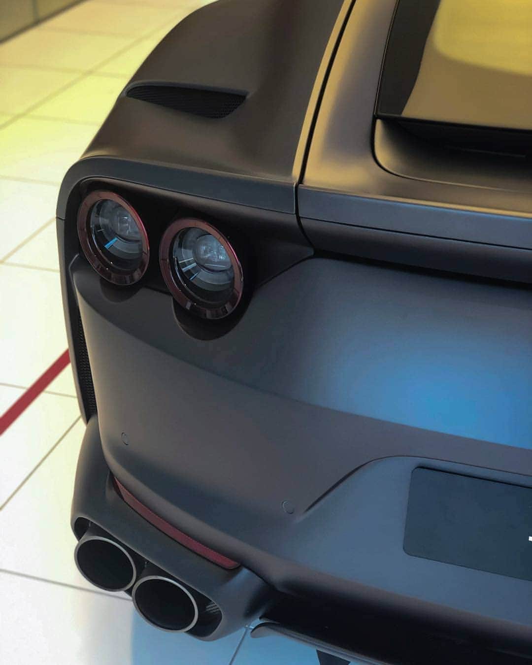 CarsWithoutLimitsさんのインスタグラム写真 - (CarsWithoutLimitsInstagram)「Nero DS Opaco Ferrari 812 SuperFast 🔥 Hot or Not 💤 photo @ferrarikroymans  #carswithoutlimits #toronto #812superfast」4月6日 21時36分 - carswithoutlimits