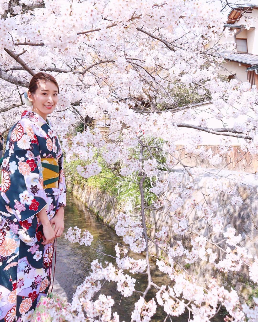 三井菜那さんのインスタグラム写真 - (三井菜那Instagram)「今日は桜を見に京都へ🌸 ㅤㅤㅤㅤㅤㅤㅤㅤㅤㅤㅤㅤㅤ お天気も良く、 桜も満開でした🥰 ㅤㅤㅤㅤㅤㅤㅤㅤㅤㅤㅤㅤㅤ #哲学の道#京都#桜 #kyoto#cherryblossom#タビジョ#東京女子部」4月6日 22時02分 - nana.0312