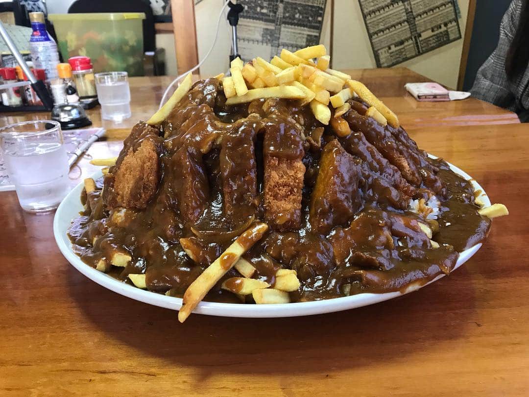 MAX鈴木さんのインスタグラム写真 - (MAX鈴木Instagram)「ぱねぇ  7〜8kgらしいです  マジパネェ  #カツカレー #三島市」4月6日 21時58分 - max_suzuki