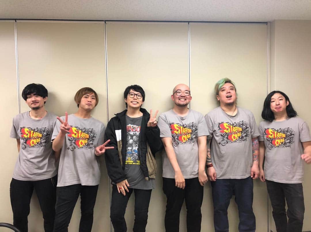 DUTTCHさんのインスタグラム写真 - (DUTTCHInstagram)「今回もこのメンバーで最後まで 笑って周れた事に  心から大感謝🤘  #高橋優 #startingover  #チーム高橋」4月6日 21時59分 - uzmkduttch