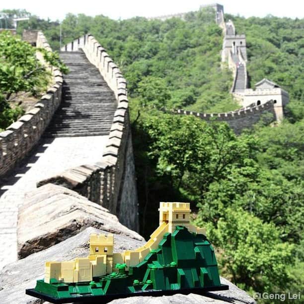 LEGOさんのインスタグラム写真 - (LEGOInstagram)「A magnificent build, both in LEGO and of course, the real deal!  Thanks for the fantastic picture of a 'great wall' on the Great Wall, Geng Lei 🙌」4月6日 22時00分 - lego
