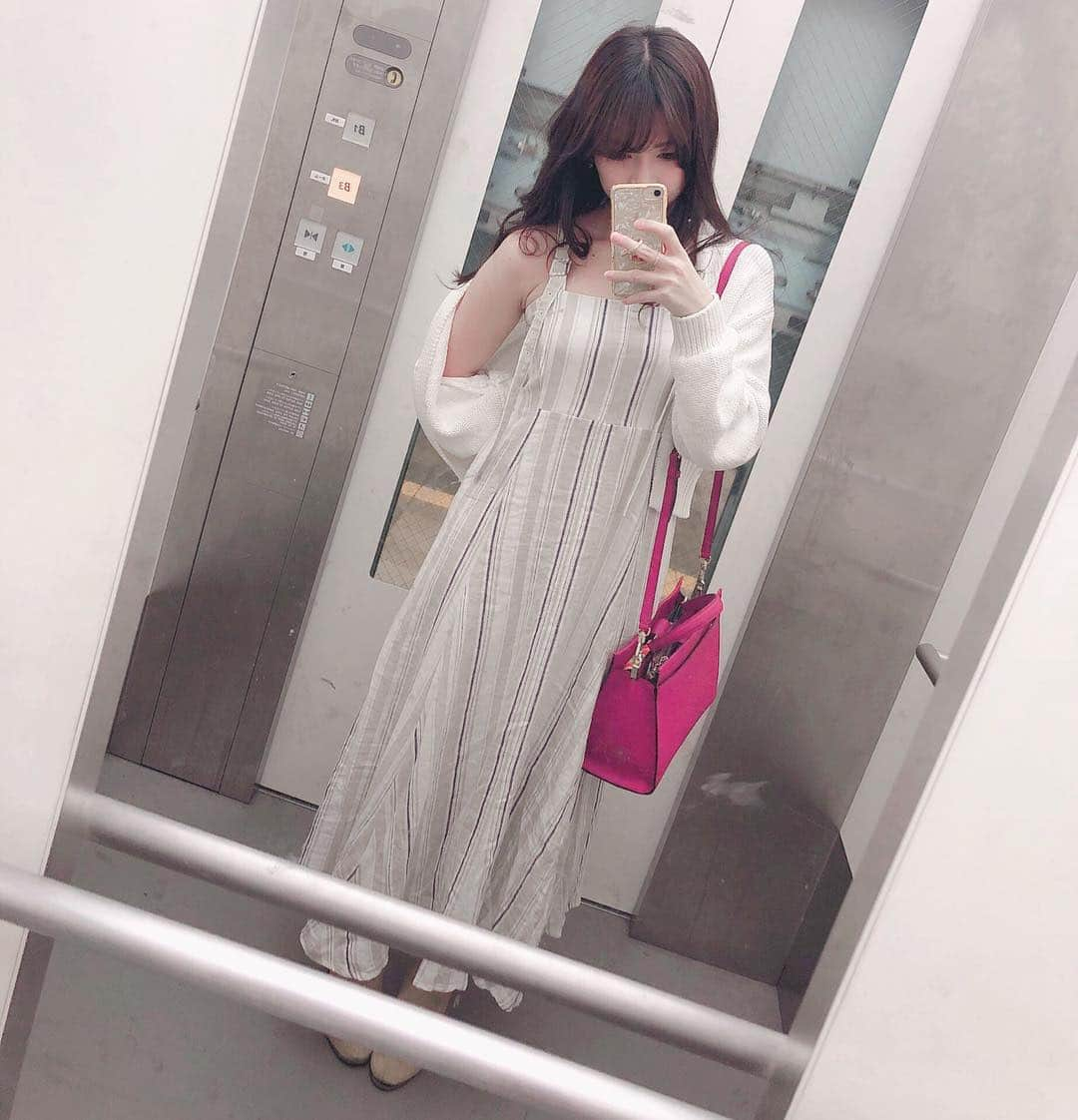 嶋村瞳さんのインスタグラム写真 - (嶋村瞳Instagram)「いつもファンの方に頂く#cocodeal の洋服！センスの良さ👍💕 #嶋村瞳  #洋服 #ファッション #ミス東スポ #タレント #モデル #リポーター #ボートレース #model #sexy #portrait #camera #love #smile #picoftheday #make #fashion #instagood #beautiful #코디 #음악 #화장 #followme #follow #팔로우 #셀스타그램 #데일리록 #메이크업」4月6日 22時05分 - hitomi_shimamura_official