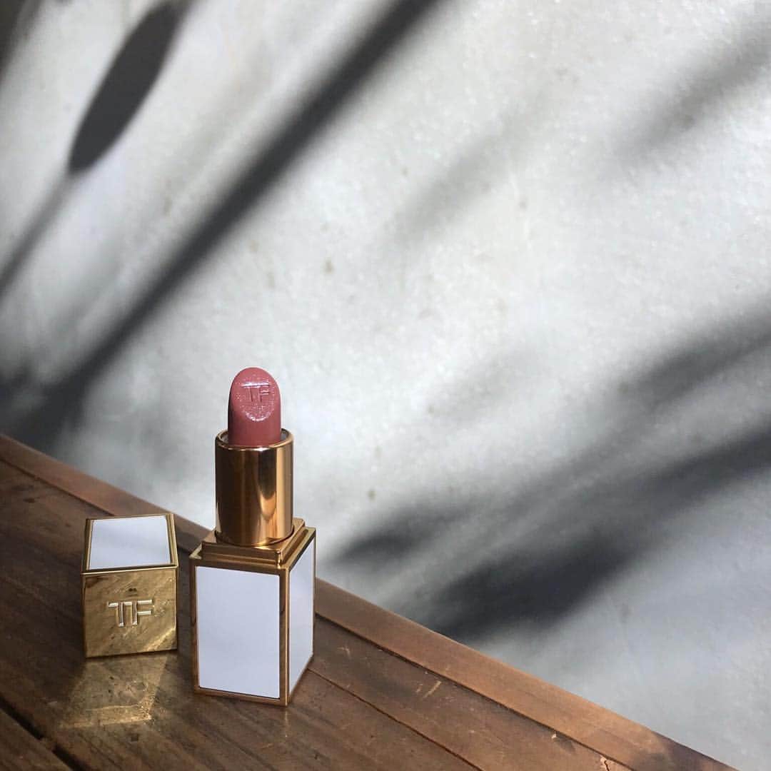後藤夕貴のインスタグラム：「02｜MONICA ㅤ TOM FORDのリップ 全部集めたいくらいすき… ＿＿＿＿＿＿＿＿＿＿＿＿＿ #tomford #tomfordlipstick #lipstick #cosmetics」