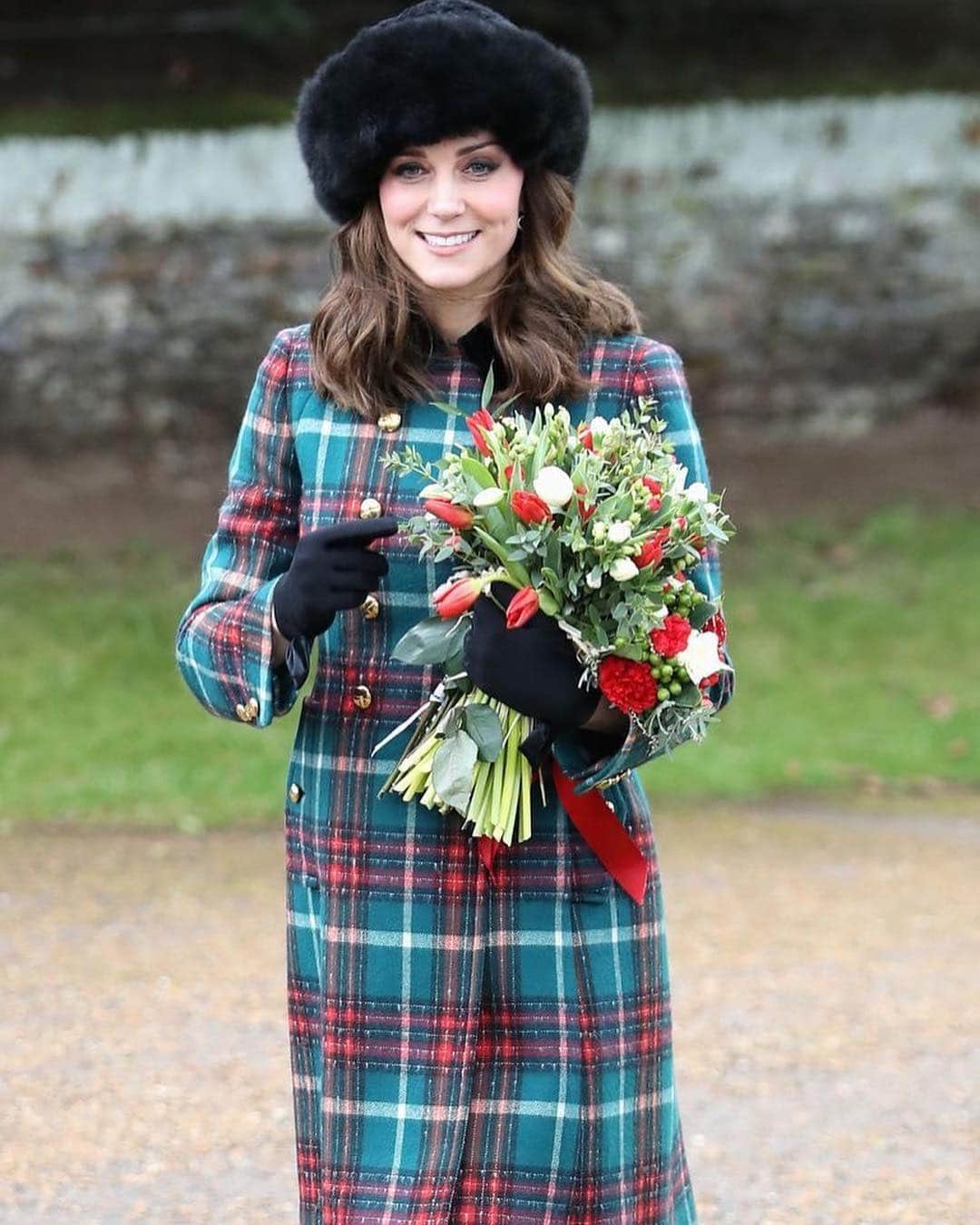 マリクレールさんのインスタグラム写真 - (マリクレールInstagram)「No one does tartan like the royals. Tap the link to see an evolution of Kate Middleton's tartan style. #NationalTartanDay」4月6日 22時13分 - marieclairemag