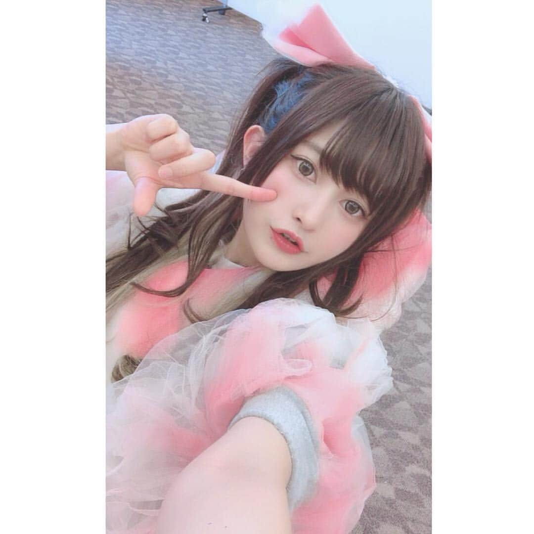 甘夏ゆずさんのインスタグラム写真 - (甘夏ゆずInstagram)「しおみさに見せかけたみさポン🥴 #衣装交換」4月6日 22時27分 - yuzu_amanatsu