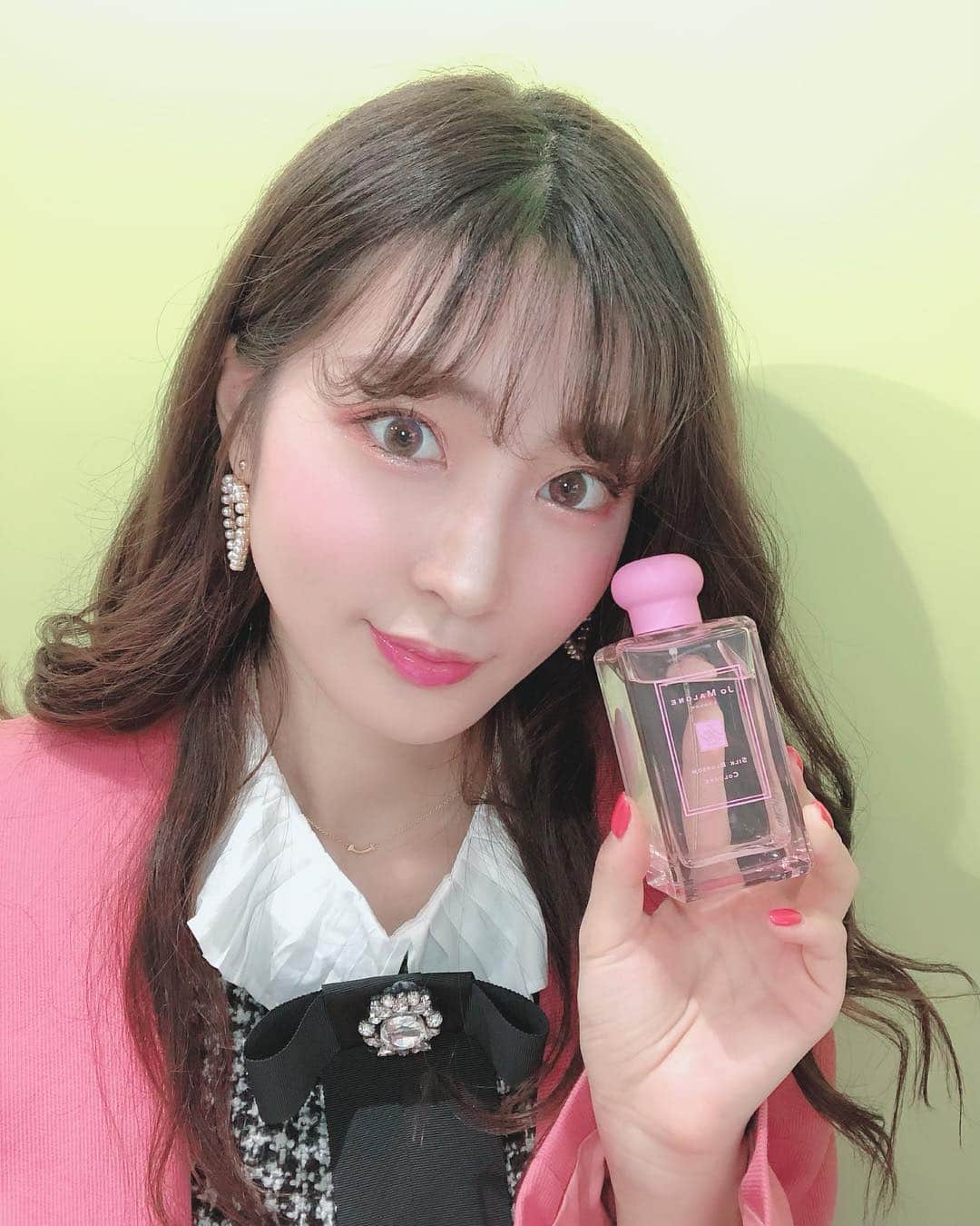 伊藤愛梨さんのインスタグラム写真 - (伊藤愛梨Instagram)「お花がたくさんあって幸せ空間でした🌸 . . . . . . . . . . .  #ジョマローンロンドン  #jmlブロッサムズ19  @u_dresser . . . . . . . #koreanstyle #koreanfashion #girl #fashion #korea #koreanfashionstyle #stylekorean #오오티디 #韓国服 #韓国コーデ #韓国スタイル #オルチャンファッション #韓国ファッション #ガーリーコーデ #おしゃれさんと繋がりたい #onepiece  #lilybrown」4月6日 22時21分 - ilovely1007_