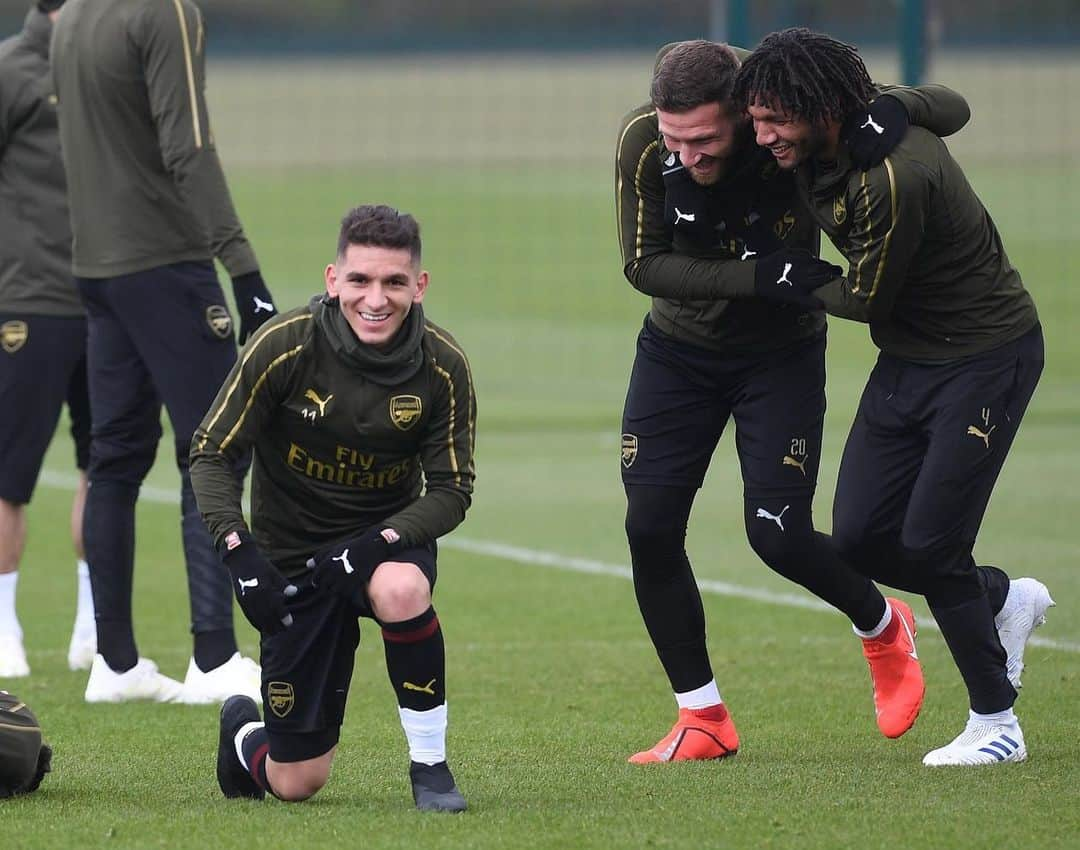 ルーカス・トレイラさんのインスタグラム写真 - (ルーカス・トレイラInstagram)「Always happy during the training session. .  Siempre feliz durante la sesión de entrenamiento. 😆❤️⚽️✌🏻 #ComeOnGunners #LT11」4月6日 22時33分 - ltorreira34