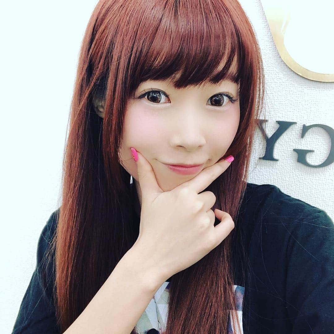 成瀬瑛美のインスタグラム：「最近更にstyleが綺麗になった梨紗ちゃんを見て、えいそも頑張ってみようと思い立って @apple_gym_tokyo さんに行ってみたんやで〜(*´∀`*)/❗️🌟✨ 試しに行ったんだけど爆悪だった姿勢が少し良くなったのと肩周りトレーニングしたらまさかの肩コリがスッとしたので通う事にしたという。ｗ←ダイエットは(;＾ω＾)？ｗｗｗ  大事な撮影待ち構えているし綺麗に衣装着たいしLIVE最初から最後まで全力でやりたいから頑張るんよーーーヽ(*´∀`*)ノ！！！🎶✨ 基本引きこもりのキモヲタだけどどこまで続くのだろうか...(;＾ω＾) ちなみに1週間でもう1kg痩せた！ トレーナーさんも初心者に解りやすく解説してくださって助かった... #たっその挑戦2019 #キモヲタのジム通い #Apple gym #アップルジム #アップル女子」