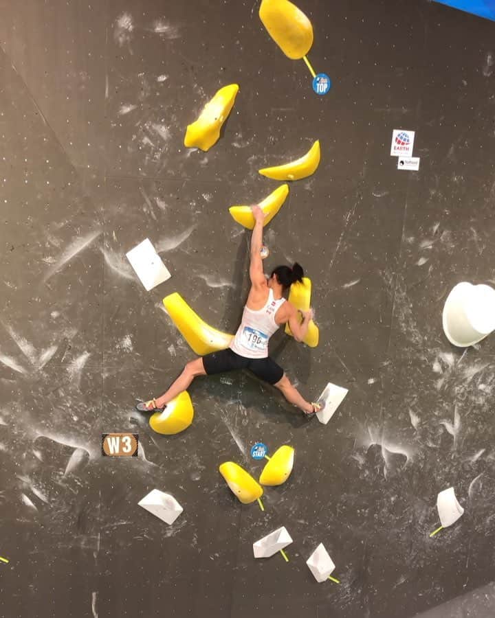 アラーナ・イップのインスタグラム：「My favourite boulder from semis - too bad I didn’t have enough energy for a top! I had a blast climbing in semis today and am psyched with my start to the season. I ended up with a score of 1T 4Z 2/10 and in 15th place 🇨🇦 ⠀⠀⠀⠀⠀⠀⠀⠀⠀ Video by @mccollsean」