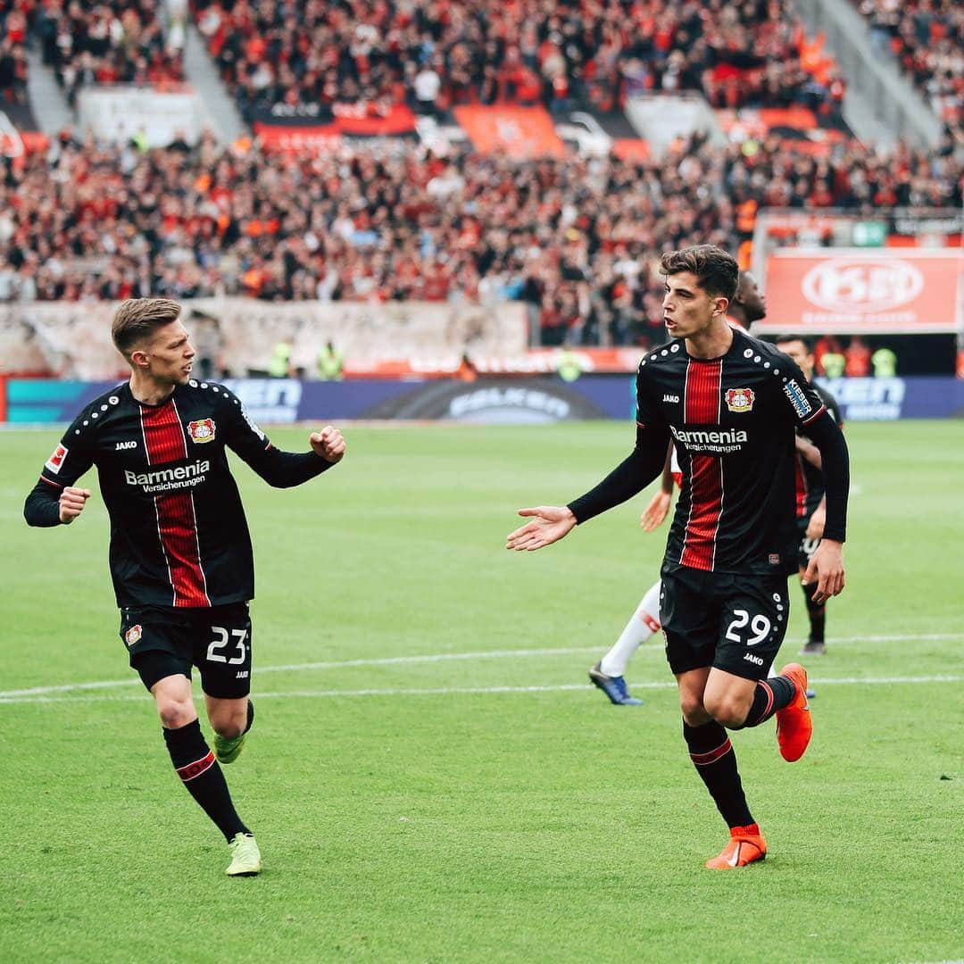 バイエル・レバークーゼンさんのインスタグラム写真 - (バイエル・レバークーゼンInstagram)「GOOOOOOOAL @kaihavertz29 💎#StärkeBayer ⚫️🔴💪#B04RBL 1-0 (11’) #Bundesliga #Bayer04 #Werkself」4月6日 23時03分 - bayer04fussball