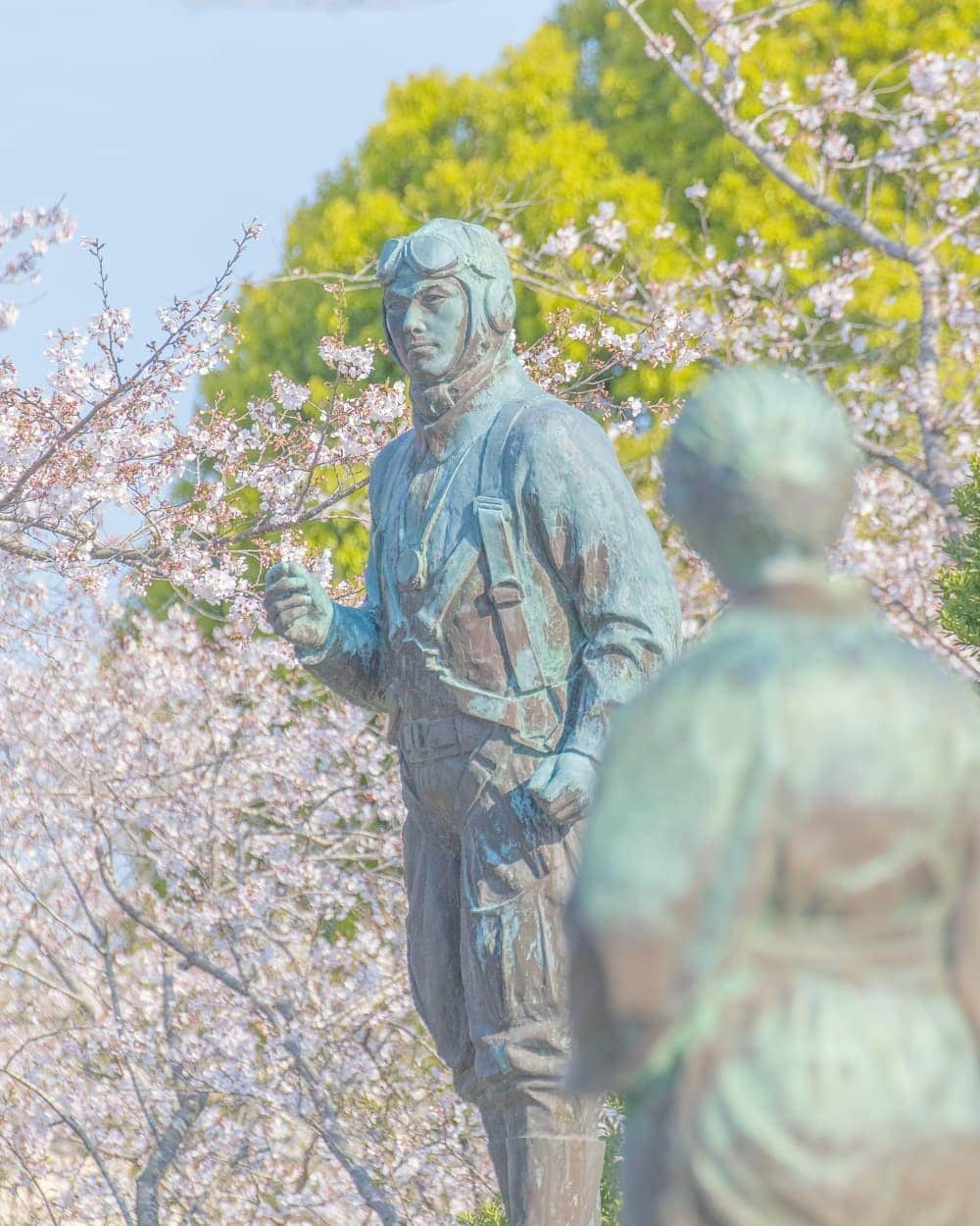 鹿児島よかもん再発見さんのインスタグラム写真 - (鹿児島よかもん再発見Instagram)「南九州市知覧特攻平和会館にて  大叔父が特攻隊員として沖縄で戦死した私にとっては、なんとも言葉にならない情景です  #鹿児島 #特攻隊 #知覧特攻平和会館  #知覧 #南九州市 #同期の桜 #鹿児島愛最強写真展」4月6日 22時56分 - kagoshimayokamon