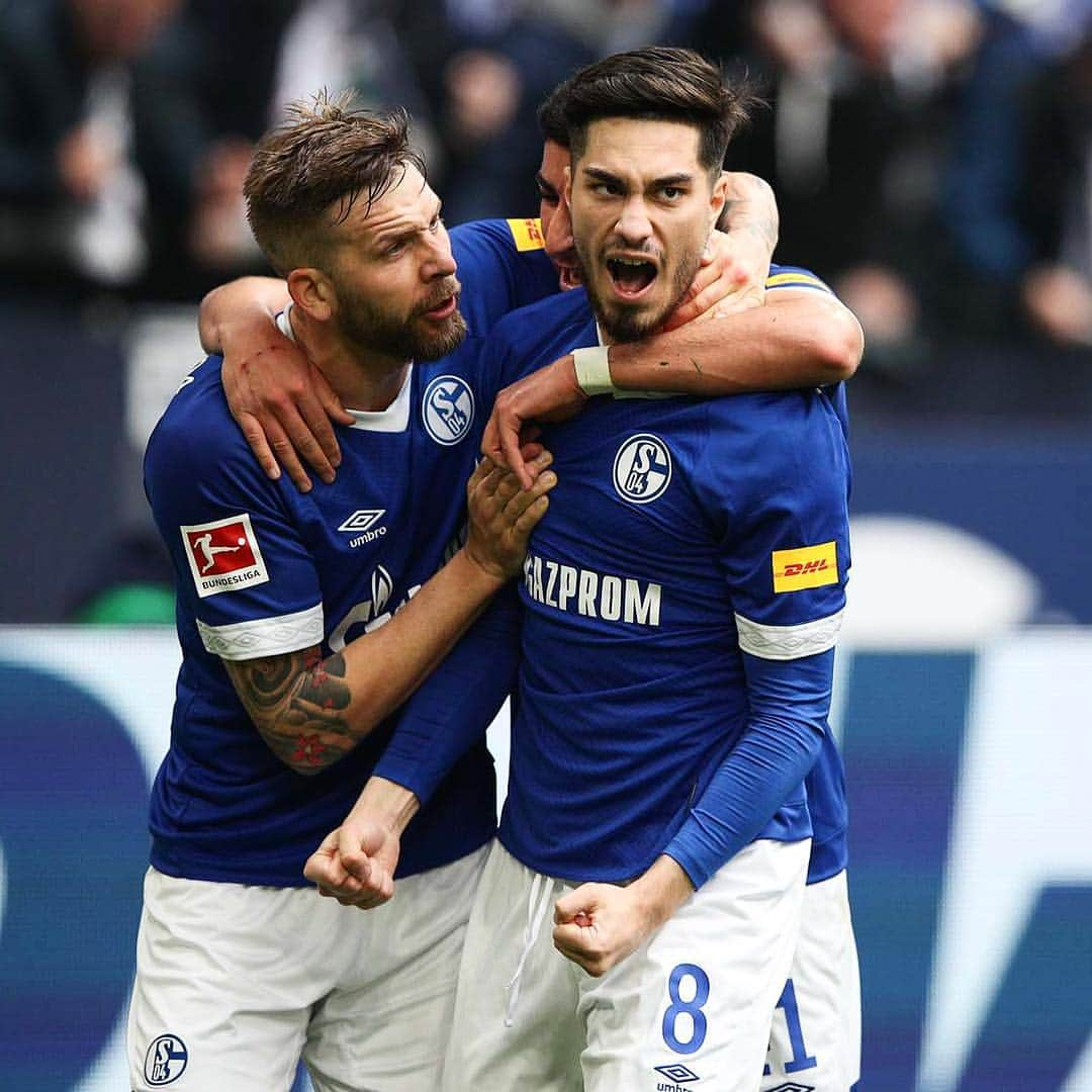 シャルケ04さんのインスタグラム写真 - (シャルケ04Instagram)「Right place, right time! 👏🏼 @suatserdar8 brings us level! . . #S04SGE 1-1 #S04 #Schalke #Matchday #Bundesliga #Football #Soccer #Knappen #🔵⚪️」4月6日 23時03分 - s04