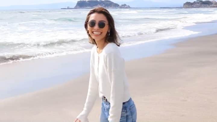 KANAMIのインスタグラム：「・ 今は旅行を楽しみに毎日頑張っております🥰✈️💓 ・ ・ ・ #海に行きたい #あと何回寝たら夏？ #ちらっくすムービー #chill #photography #beach #shonan #鎌倉 #七里ヶ浜」