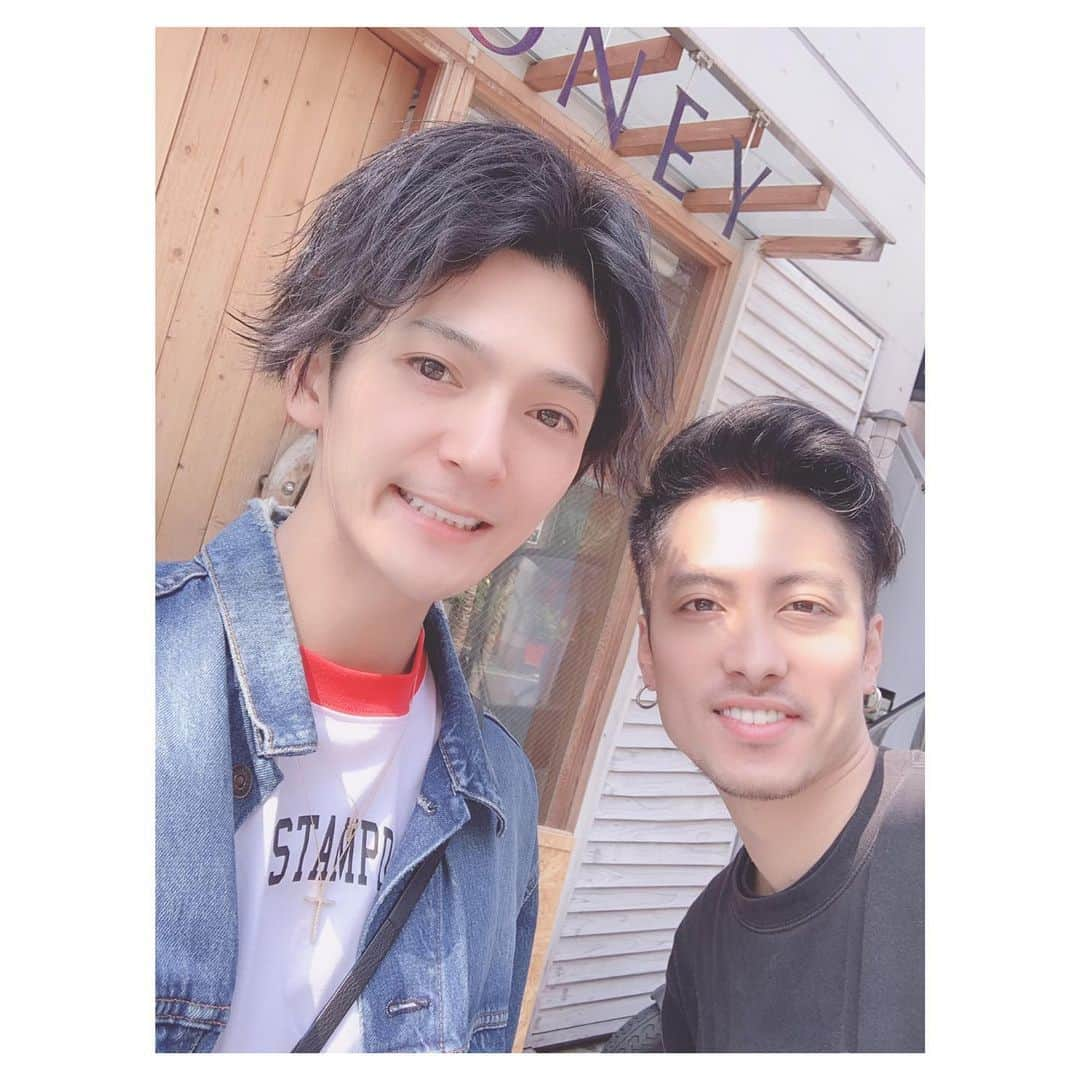 上田堪大さんのインスタグラム写真 - (上田堪大Instagram)「ぐっばいきんぱつ。 おかえりくろがみ。 #表参道 #美容室 #HONEY #thanks」4月6日 23時05分 - kandai_1021