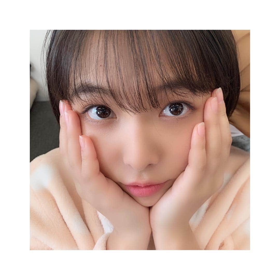 寺本莉緒さんのインスタグラム写真 - (寺本莉緒Instagram)「明日はついに カフェイベントです🍰  秋葉原の「カフェメインリッシュ」にて行われます☺︎ . 第1部／13：00～15：00 第2部／17：00～19：00 入場料／￥2,500＋ワンドリンク制 ●各回、定員は28名です。 ●入場方法は整理券の配布入場とし、先着順となります。 ●イベント当日の11：00～12：30に、開催店舗店頭にて入店時間と座席ナンバーを記載した整理券を先着で配布させていただきます。 ●整理券の配布は、第1部・第2部いずれも上記の時間帯で行います。店頭にて、ご希望の時間帯をお申し付けください。先着順になりますので、ご希望時間に沿えない場合がございます。あらかじめご了承ください。 ●入場料のお支払いは、整理券配布の際にお願い致します。 ●整理券に記載された時間に再度お越しいただいてのご入店となります。 ●満席の時間帯は、整理券をお持ちでないお客様、整理券記載時間が異なるお客様のご入店はできません。 ●整理券枚数には限りがあるため、規定数以上の方がお並びの場合、入店できない場合がございます。 ●規定数に達していない場合に限り、整理券がなくてもご入場可能です。 ●整理券を紛失された場合、いかなる理由におきましても再発行はできません。 ●メニューのご注文上限数は設けておりませんが、完食できる分をご注文いただけますようご協力をお願い致します。 ●入場方法については状況によって変更になる場合がございます。変更の際は、ミスマガジン公式Twitterにて告知させていただきます。 ※整理券は配布時お1人につき一枚のお渡しとなります。 ※整理券一枚につきお1人の入店をさせていただきます。 ※時間前にお並びいただいたり、集合場所周辺に待機される行為は、近隣の迷惑となりますので、ご遠慮ください。スタッフの指示に従えない場合、整列をご遠慮いただく場合がございます。 ※進行状況により、整理券に記載されている集合時間からお待ちいただくことがあります。ご理解の上、ご参加をお願いします。 ※5人の来店イベントは4月7日（日）のみです。それ以降はカフェのみの運営となりますので、ご了承ください。 ※4月8日（月）～14日（日）の期間中は、フリー入場となります。一般のカフェの様に、お気軽にご利用下さい。 ＜追記事項＞ ●第1部、第2部のイベント内容は同じです。 ●お1人につき、第1部、第2部いずれかのご参加が可能です。お1人で両方の回を購入することはできかねます。店頭にて、ご希望の時間帯をお申し付けください。先着順になりますので、ご希望時間に沿えない場合がございます。あらかじめご了承ください。 ●イベント自体は1時間程度となります。 ●イベント後、チェキ撮影会を30分間実施致します。撮影後はメンバーは退出しますが、入れ替えのご案内があるまでご自由にお過ごしください。 ＜チェキ撮影会詳細＞ スクエアチェキ  1枚￥2,000 ＊店頭レジにてチェキ券をお買い求めください。ご購入については当日ご案内致します。 ＊メンバーのみのソロショット・グループショット、メンバー＋参加者ご自身の2～6ショットまでお選びいただけます。 ＊価格は全パターン同じです。 ＊チェキへのサインはございません。チェキのみのお渡しとなります。 ＊チェキ撮影は1回につき、1枚までの撮影となります。複数枚の撮影をご希望の方は、再度列の最後方にお並びいただき、時間内であれば撮影可となります。 ＊主催者側が用意したチェキで、スタッフが撮影致します。 ＊スタッフが指定した位置での撮影とさせていただきます。 ＊原則として撮り直しはできません。過度なブレや見切れ等スタッフが必要と判断した場合は撮り直しさせていただきます。 ＊メンバーへのプレゼント等は、入店時にスタッフがお預かり致します。 ＜禁止事項＞ ◆公序良俗に反する内容、わいせつな発言、メンバーの個人情報やそれを探るような会話、その他メンバーが嫌がる発言 ◆メンバーに接触する行為 ◆メンバーへのポージング指定 ◆メンバーへ個人的な連絡先を教える行為、連絡先を聞く行為 ◆メンバーに対しての暴力行為 ◆イベント・撮影の進行を妨げる行為 ◆押しのけ・割り込み・物販列やチェキ列を乱す行為 ◆チェキの譲渡・転売行為 ◆許可のない写真撮影・動画撮影・録音 ◆お客様のスマートフォン画面を見せながらのお話 ◆酒酔い状態での参加  その他、主催者側が迷惑行為と見なした場合、退場していただくことがあります。 当日はスタッフの指示に従ってください。  お待ちしております☺︎」4月6日 23時07分 - lespros_rio