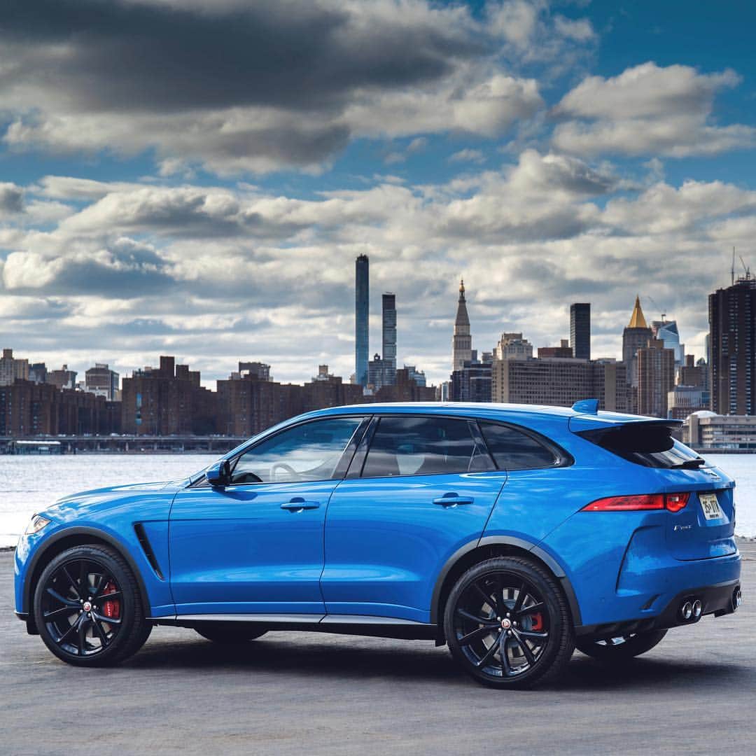 Jaguarさんのインスタグラム写真 - (JaguarInstagram)「City life just got a whole lot louder.  #Jaguar #FPACE #SVR #V8 #SV #Luxury #Performance #SUV #AWD #NewYork #NYC #CarsofInstagram #AmazingCars247 #SpecialVehicleOperations」4月6日 23時12分 - jaguar