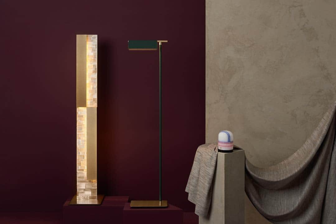 Armani Officialさんのインスタグラム写真 - (Armani OfficialInstagram)「Lamps are the ultimate decorative item which fuses design and function perfectly. Discover the #ArmaniCasa lighting collection at www.armani.com/casa  #SaloneDelMobile #MilanDesignWeek」4月6日 23時15分 - emporioarmani