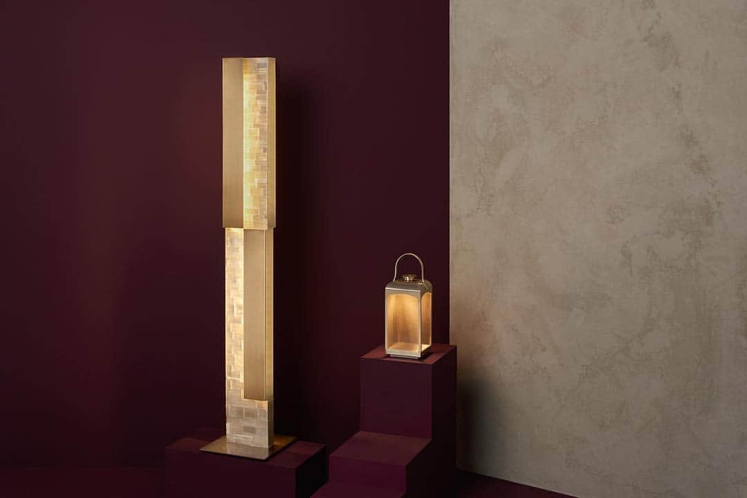 のインスタグラム：「Lamps are the ultimate decorative item which fuses design and function perfectly. Discover the #ArmaniCasa lighting collection at www.armani.com/casa  #SaloneDelMobile #MilanDesignWeek」
