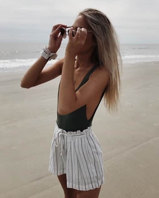 American Eagleさんのインスタグラム写真 - (American EagleInstagram)「How to style AE shorts and @aerie swim by @sarah_kirmeyer. Tap to shop similar styles ✨ #rg #AExME #beachday」4月6日 23時19分 - americaneagle