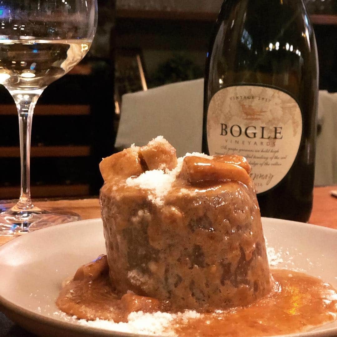 dorlisさんのインスタグラム写真 - (dorlisInstagram)「美味しい楽しい！ #dorlis #ワイン #wine #肉 #イタリアン #bogle #気に入った #自由が丘 #心のデトックス #カロリー摂取 #食べ過ぎ #幸せ #ありがとう」4月6日 23時21分 - dorlis0223