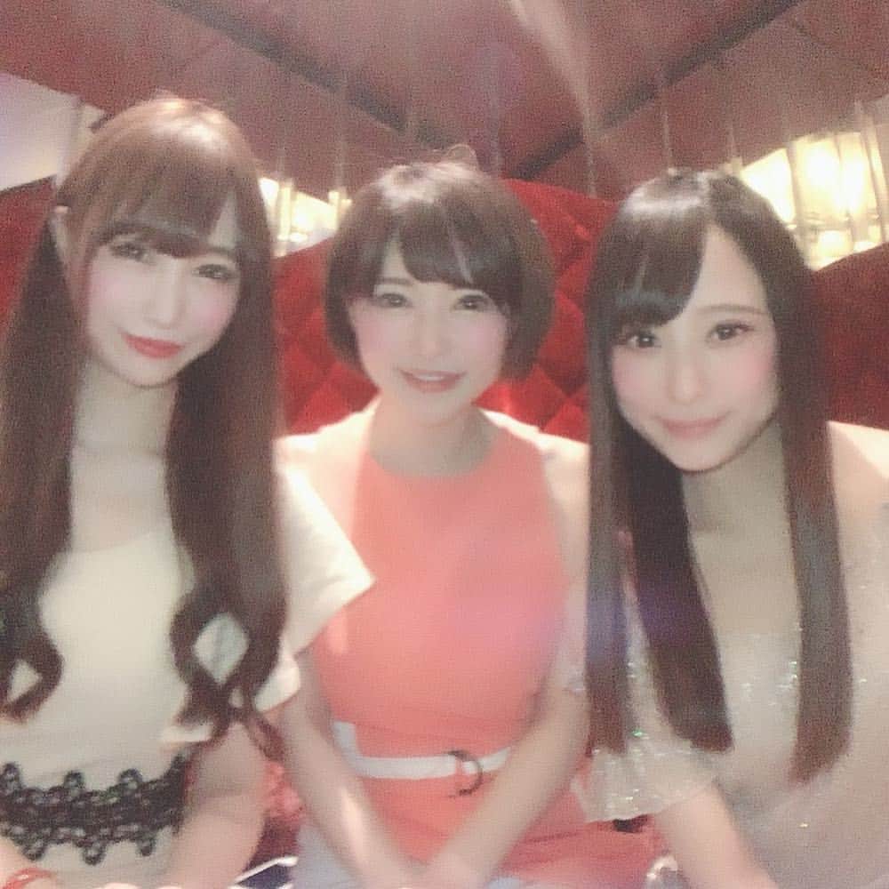 里美ゆりあのインスタグラム：「☆°｡⋆⸜(* ॑꒳ ॑* )⸝♥️ れいかは頭が良くてゆあは元気いっぱいでキラはスタイルヤバくて( *˘ ³˘)♡♡♡ #舞人#六本木#lady」