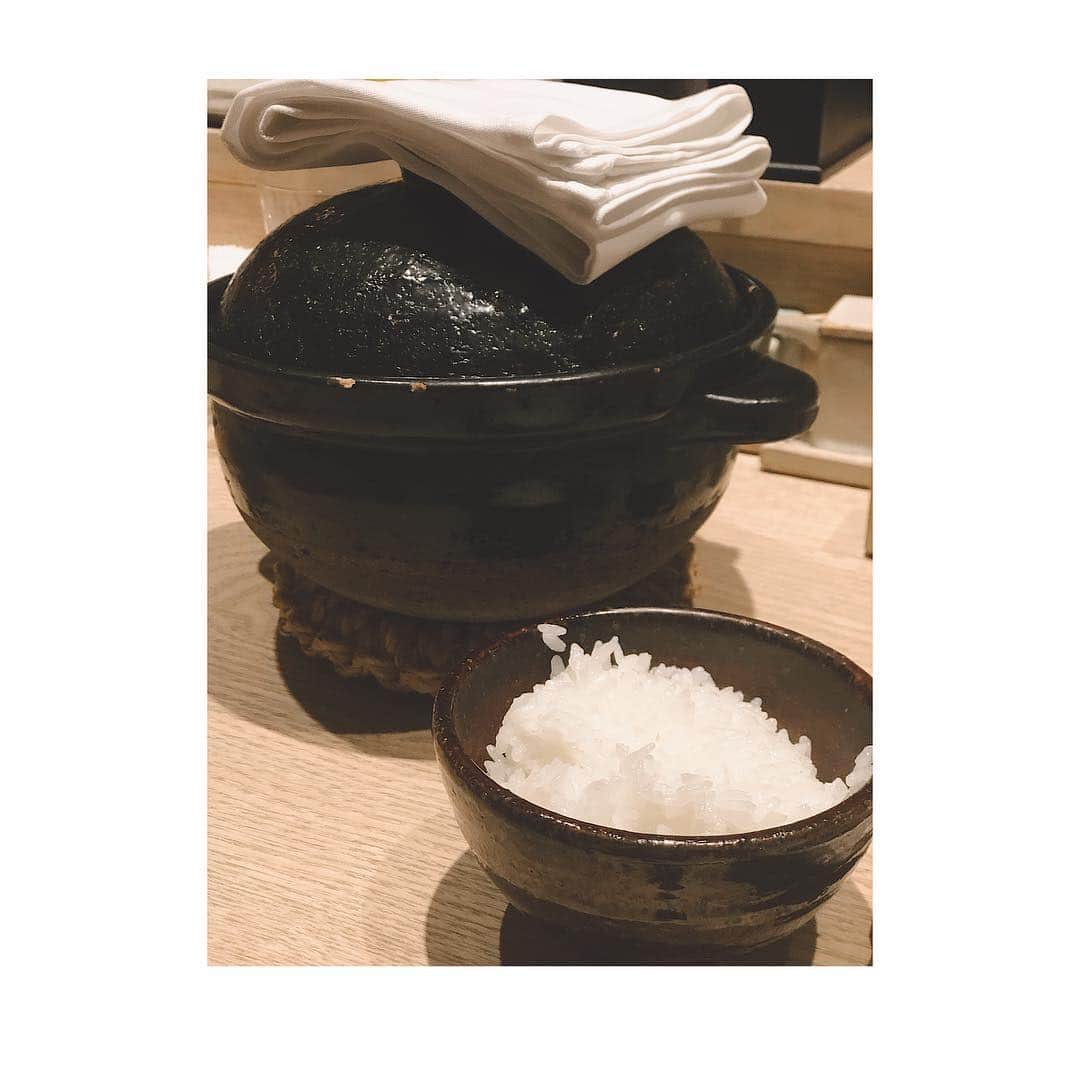 Rioさんのインスタグラム写真 - (RioInstagram)「そしてまさかの！！！✨😆 "焼き鳥丼"にぃーーー🤣✨🍚🌈 タレの追加をお願いして お召し上がり下さいっ🤝✨🥢 ラストはつくね！✨😱💖 ヤバすぎな夢の一品でしたぁー✨  ご馳走さまでしたぁ🙏✨🌈」4月6日 23時23分 - rio_lv_vly