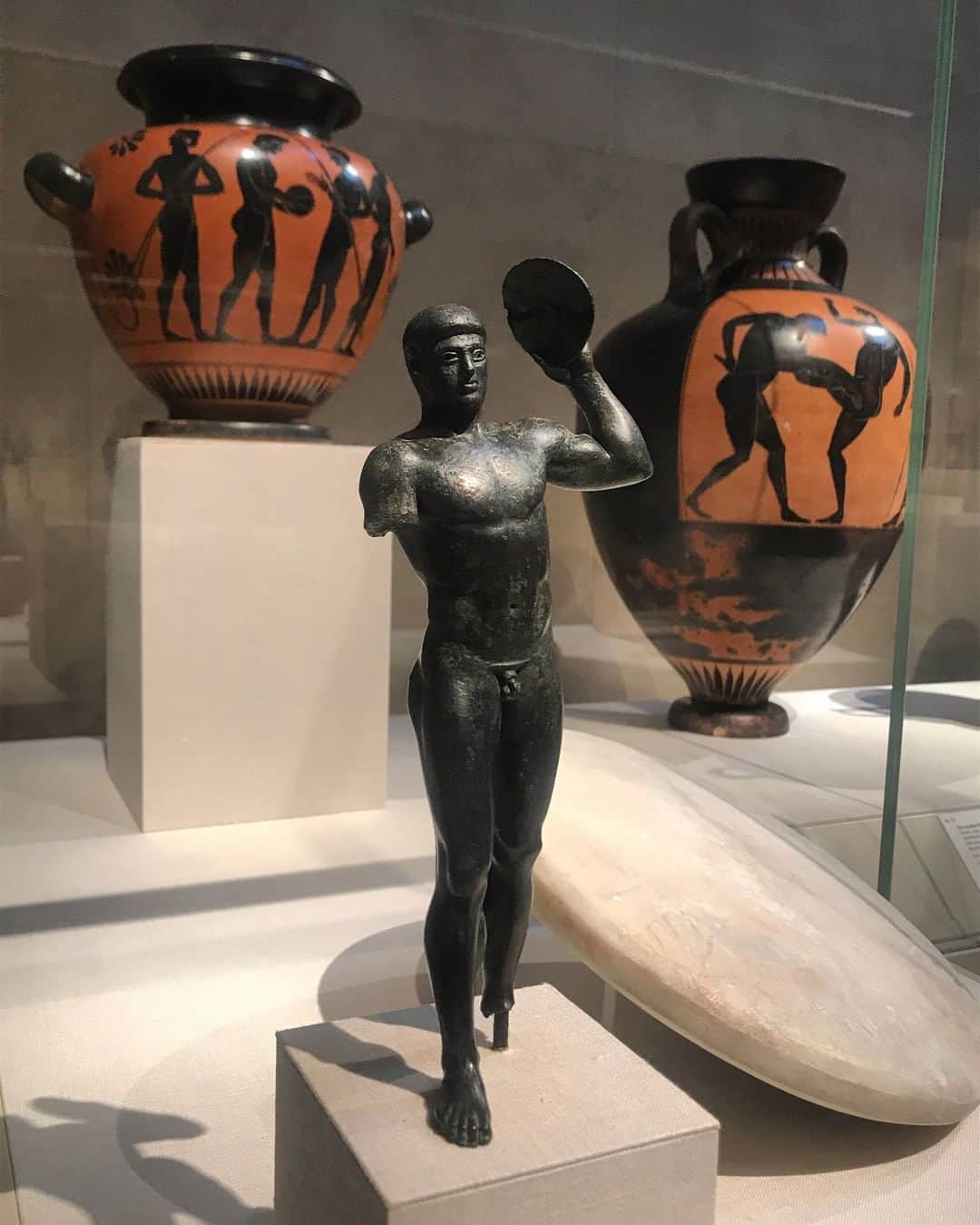 メトロポリタン美術館さんのインスタグラム写真 - (メトロポリタン美術館Instagram)「Today marks the start of the first modern Olympic games, held April 6–15, 1896, in Athens―1503 years after the last ancient games in 393 AD. 🏅The 1896 Olympics featured 14 events, including discus, or diskos, as it was called in ancient Greece. This bronze thrower is preparing to swing the diskos forward and over his head with his left hand, then transfer it to his right hand, and release it with the force of the accumulated momentum. The beauty of the statuette lies in the calm and concentrated physiognomy that forms part of a perfectly developed and disciplined body―one of the ancient Greece’s most esteemed values. 👉 See this bronze diskos thrower on view in Gallery 153.⁣ ⁣ 📸 Bronze diskos thrower, ca. 480–460 B.C. Rogers Fund, 1907. The Metropolitan Museum of Art. #TheMet」4月6日 23時31分 - metmuseum
