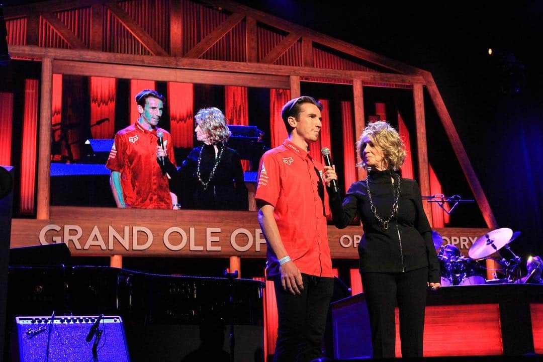 Honda Powersports USさんのインスタグラム写真 - (Honda Powersports USInstagram)「Last night, @coleseely and @kenroczen94 got the incredible opportunity to be introduced onstage at the @opry by Cole’s aunt and country legend @seelyofficial! Jeannie will also be singing tonight’s National Anthem alongside the band Exile. Who’s coming to the inaugural Nashville @supercrosslive race today? ‼️🙌🏼🏁♦️ #RideRed #Honda #SupercrossLIVE #」4月6日 23時41分 - honda_powersports_us