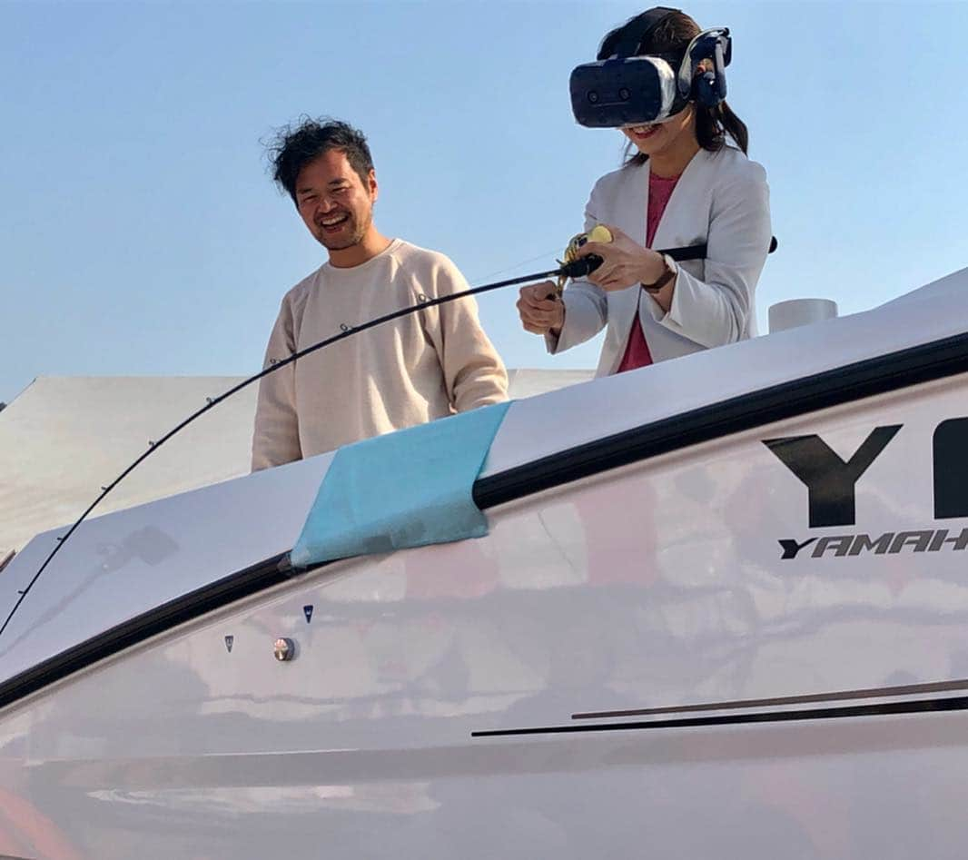 東條麻依子さんのインスタグラム写真 - (東條麻依子Instagram)「宮浦マリーナで 岡山マリン BOAT SHOW 2019が開かれています！ 司会として参加してきました〜！ . 会場にはたくさんの展示艇が！ 船に実際に乗ることもできます！ . そしてアコースティックライブ 古さん、kanaさん、興梠栄一さんに素敵な歌声を披露していただきました♪ 聞き惚れてしまいました♡ . 明日も、古さん、crossPGさんが登場します！お楽しみに🌸 . そしてもう一つ！ VRで魚釣り体験ができるコーナーもあります！✨ 本当に魚釣りをしている感覚を味わうことができます！みなさんもぜひ！ , このイベントは明日も開かれ、 中島アナが司会、実況を担当します！ ぜひ、会場まで足をお運びください😊💕 . #岡山マリン BOAT SHOW 2019#宮浦マリーナ#イベント#司会#テレビせとうち#展示#艇#アナウンサー」4月6日 23時54分 - maiko_tojo