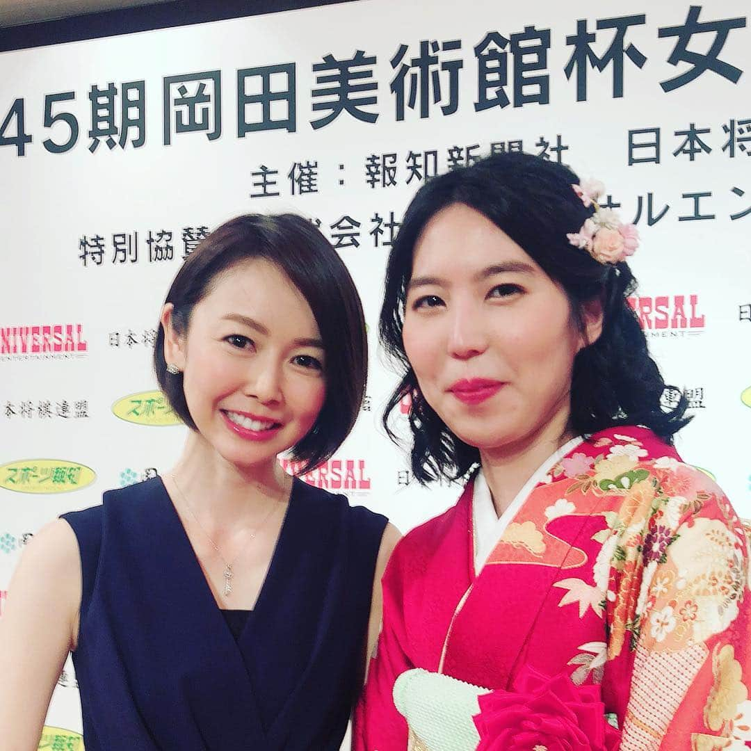 宮崎宣子さんのインスタグラム写真 - (宮崎宣子Instagram)「里見香奈さんの女流名人10連覇制覇の就位式の司会を務めさせて頂きました😊 3年間里見さんとお仕事させて頂き、綺麗に大人っぽくなっていく姿を見てきました。 彼女の強さ、彼女のブレなさ、そして変わらぬ笑顔に皆引き込まれていきます。 今回で6回目のお仕事となり、 大阪に行った際は、ご飯しようっていう話になりました😊💕 早くゆっくり話したいなー✨ これからはじまる棋戦にも注目です❣️ 本当に本当におめでとう‼️ #里見香奈 さん #10連覇 #女流棋士 #女流名人 #岡田美術館杯 #第45期 #報知新聞 #日本将棋連盟 #岡田美術館 #ユニバーサルエンターテインメント #岡田美術館チョコレート」4月6日 23時54分 - miyazaki_nobuko