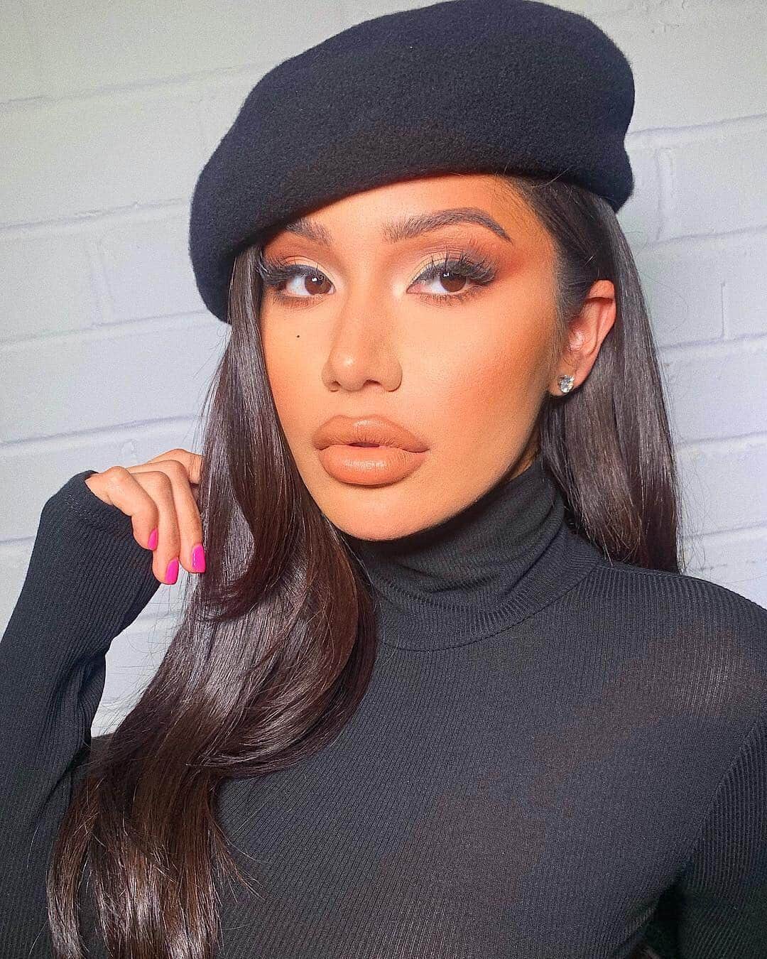 Too Facedさんのインスタグラム写真 - (Too FacedInstagram)「Leave a 😍 below if you'd rock @janetguzman's GLAM! ✨ MUA @angelalvarado uses our Born This Way Super Coverage Concealer in shade Natural Beige and Chocolate Soleil Bronzer to create her look. #regram #toofaced」4月6日 23時50分 - toofaced