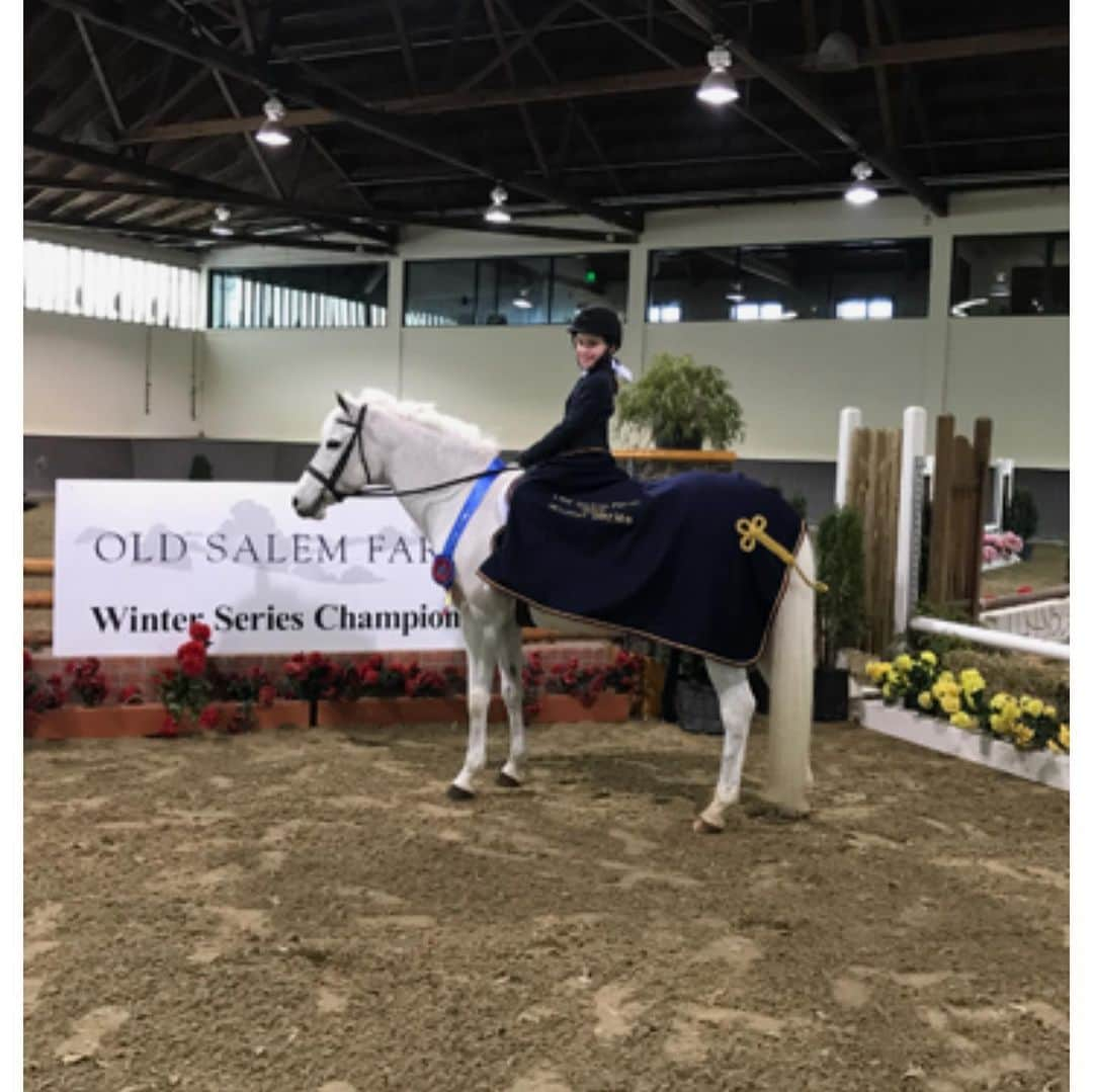 グッチ・ウェストマンさんのインスタグラム写真 - (グッチ・ウェストマンInstagram)「So proud of you Gray and your grey mare Cinnamon!  #OldSalem Winter Series Short Stirrup Equitation Champion !!!! Thank you to Heather Pritchard at Westlane and of course the best groom in the world Leo Torres !!!! ❤️❤️🎊🎉💥」4月6日 23時50分 - gucciwestman