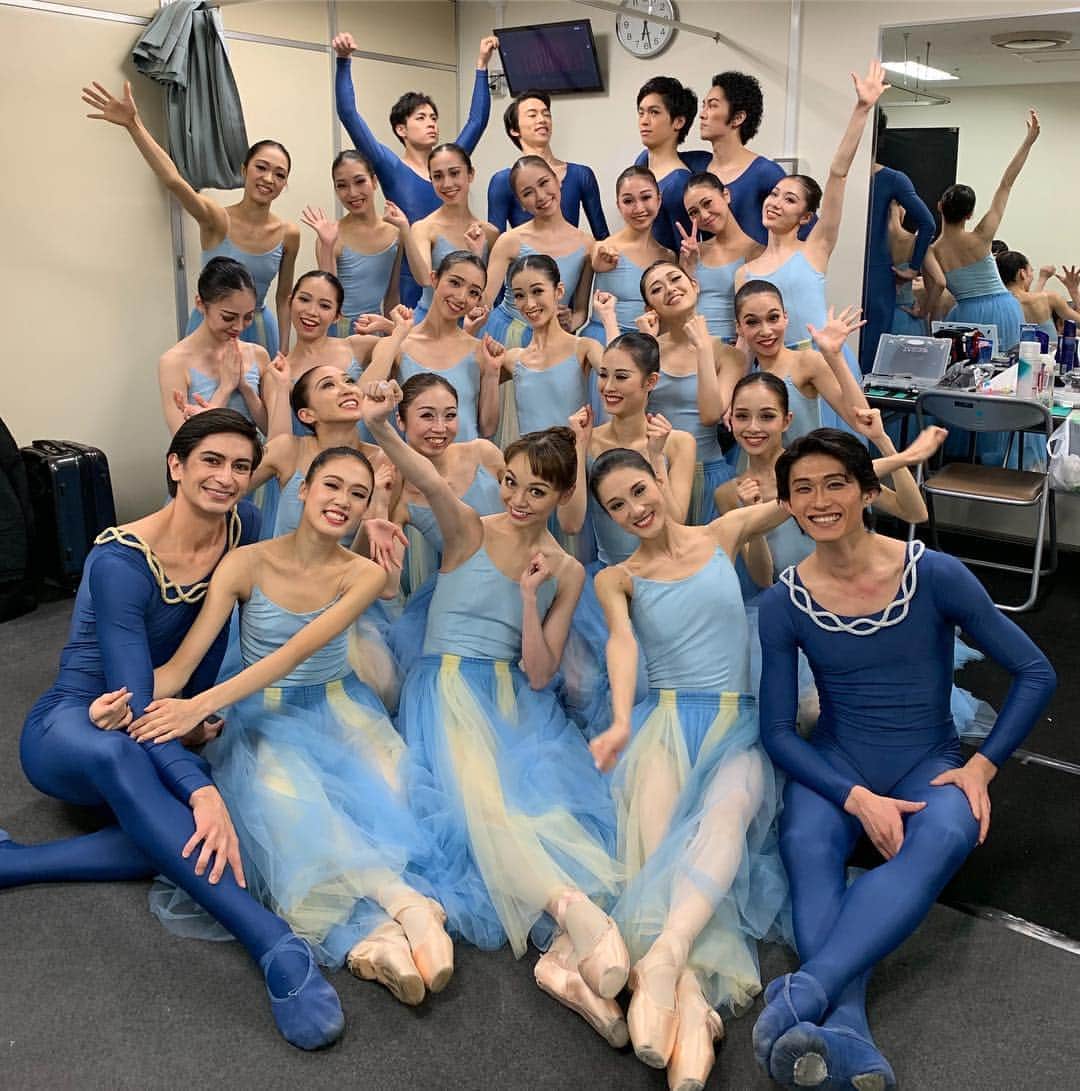 上野水香さんのインスタグラム写真 - (上野水香Instagram)「#nhkバレエの饗宴 無事終演しました。東京バレエ団は#セレナーデ を踊りました。 日本の中でのいろいろなバレエ団や普段顔を合わせることのないダンサーたちとの共演は、とても刺激的で楽しいです。写真を撮るチャンスを逸したのが残念でしたが、5月19日、#nhk #Eテレ にて、公演の様子を放映しますので良かったらご覧くださいませ📺💕」4月6日 23時51分 - mizukaueno