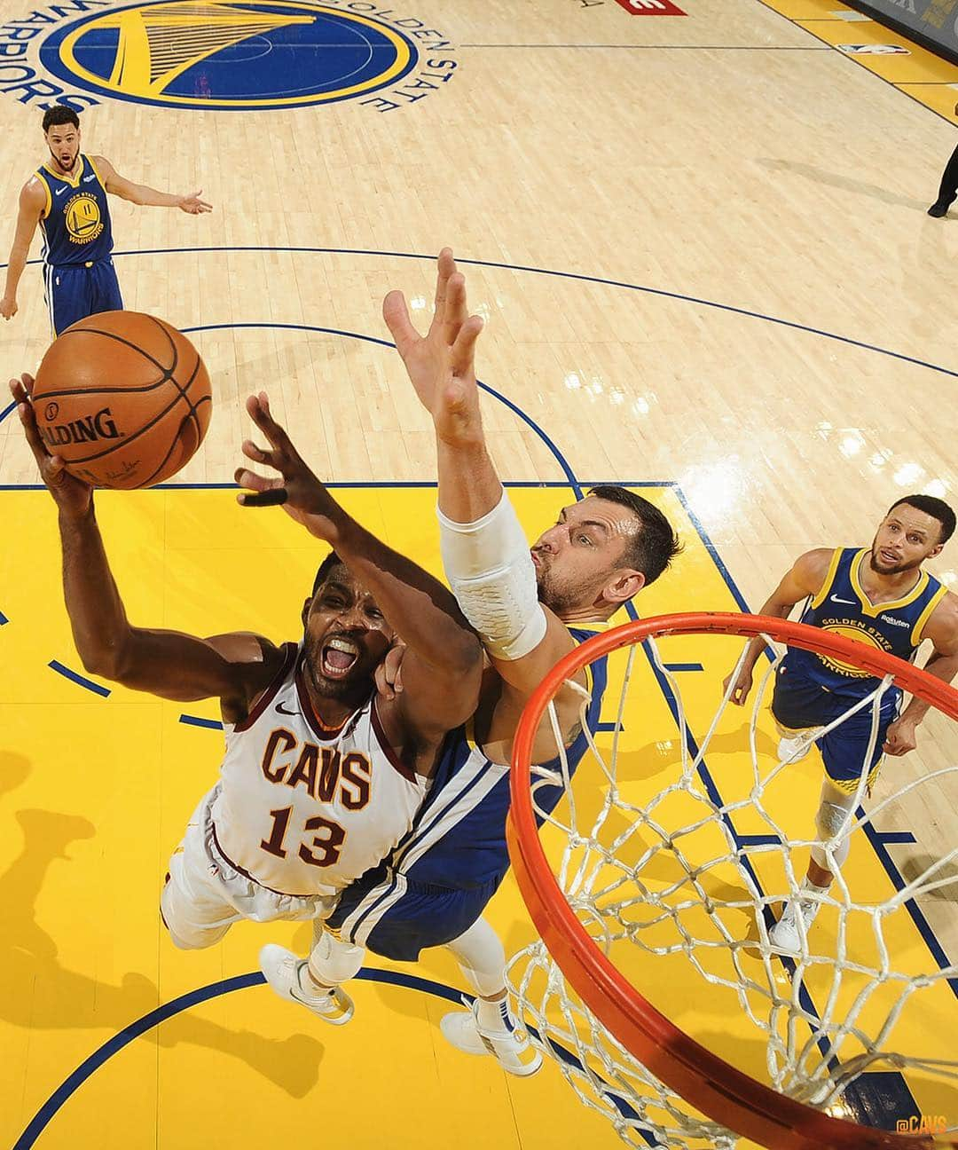 キャブスさんのインスタグラム写真 - (キャブスInstagram)「Last night we mounted a 17-4 run that cut Golden State’s lead to just 3 points late in the fourth quarter.  Six Cavaliers scored in double figures: Sexton (27) Osman (15) Nance Jr. (13) Nwaba (13) Thompson (12) Clarkson (10). #BeTheFight」4月6日 23時52分 - cavs