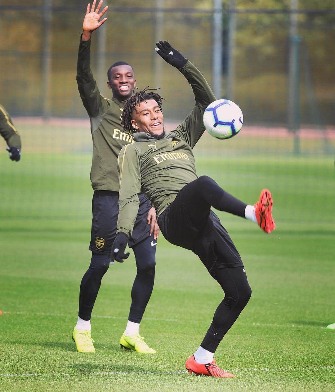 アーセナルFCさんのインスタグラム写真 - (アーセナルFCInstagram)「🔜 #EVEARS #premierleague #arsenal #training #preparation #COYG」4月6日 23時56分 - arsenal