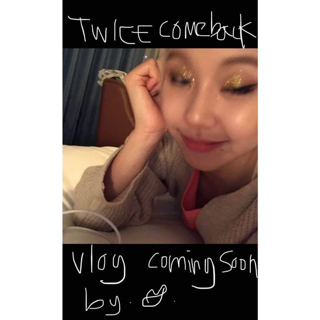 TWICEさんのインスタグラム写真 - (TWICEInstagram)「TWICE COMEBACK Vlog  by CHAEYOUNG  COMING SOON  #TWICE #트와이스 #TWICECOMEBACKVLOG #트와이스컴백브이로그」4月7日 0時00分 - twicetagram