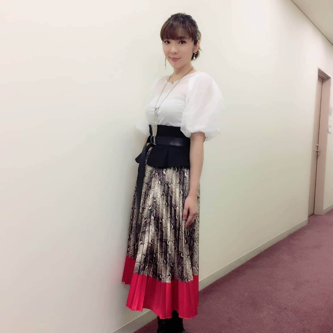 岡本真夜さんのインスタグラム写真 - (岡本真夜Instagram)「#衣装 #東京公演 #ツアーファイナル #live #tour #singersongwriter #sing」4月7日 0時01分 - mayookamoto510
