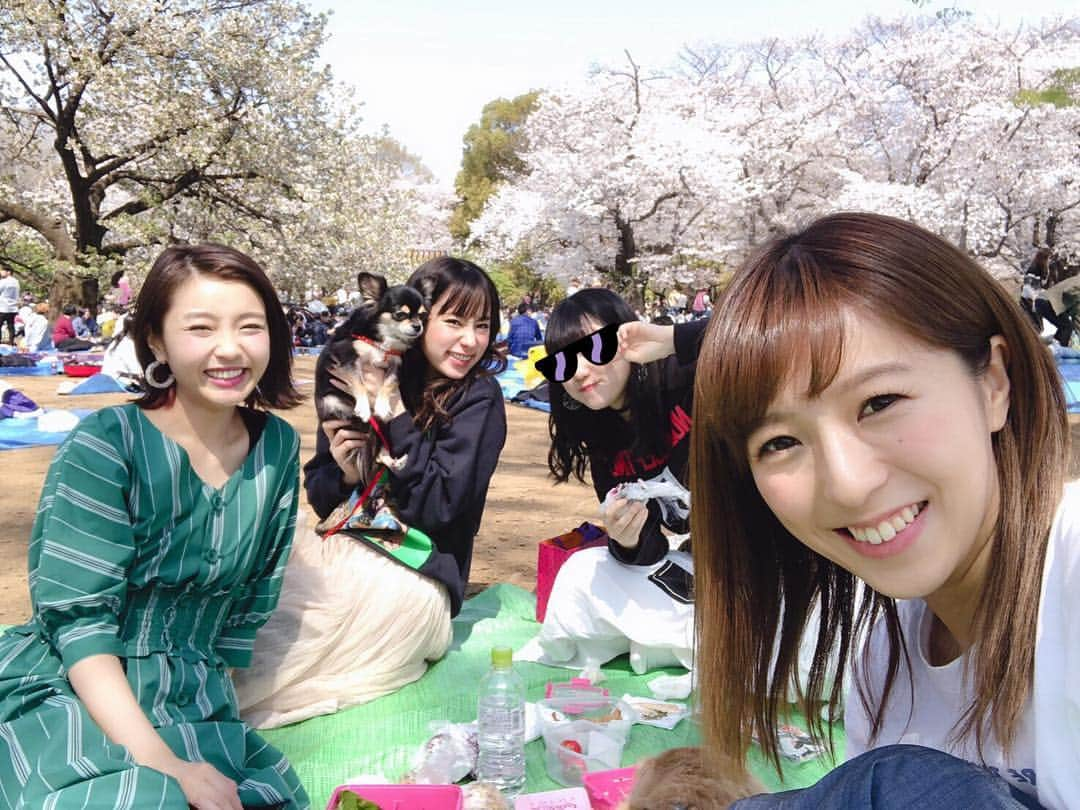 林弓束さんのインスタグラム写真 - (林弓束Instagram)「お花見びより🌸とは正に今日のこと！ 過去最高のポカポカお花見できました☺️💓🌸🌸 またあした写真アップします！ JKの友達とおなじみのみんなと😊✨ #お花見 #お花見日和」4月7日 0時02分 - hayashiyuzuka