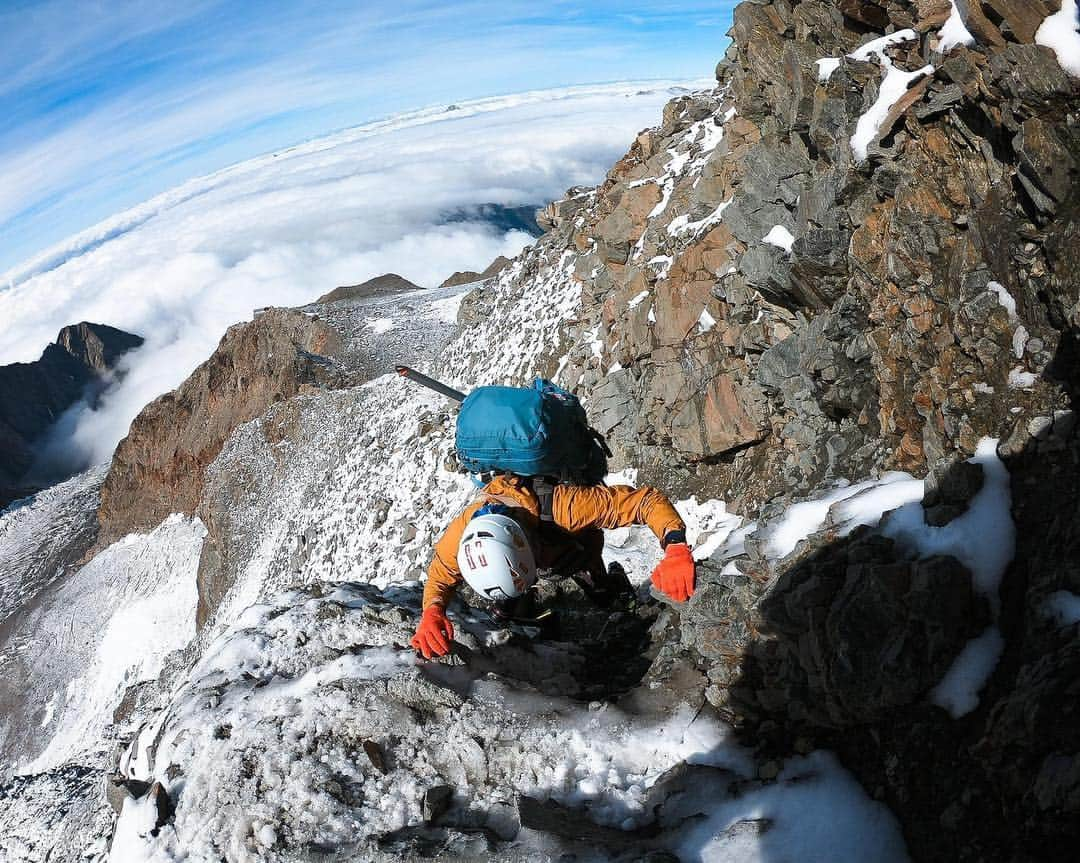 goproさんのインスタグラム写真 - (goproInstagram)「Photo of the Day: Fighting loose rocks + icy obstacles on the Mont Blanc’s Grand Couloir with @vkutsey before spending the night at 13,000ft. • Submit photos + videos from the paths you conquer at gopro.com/awards for the opportunity to be featured on our social media channels. • • • @GoProFR #GoProFR #TripOn #GoPro #Alps #MontBlanc #Climbing #Alpinist」4月7日 0時07分 - gopro