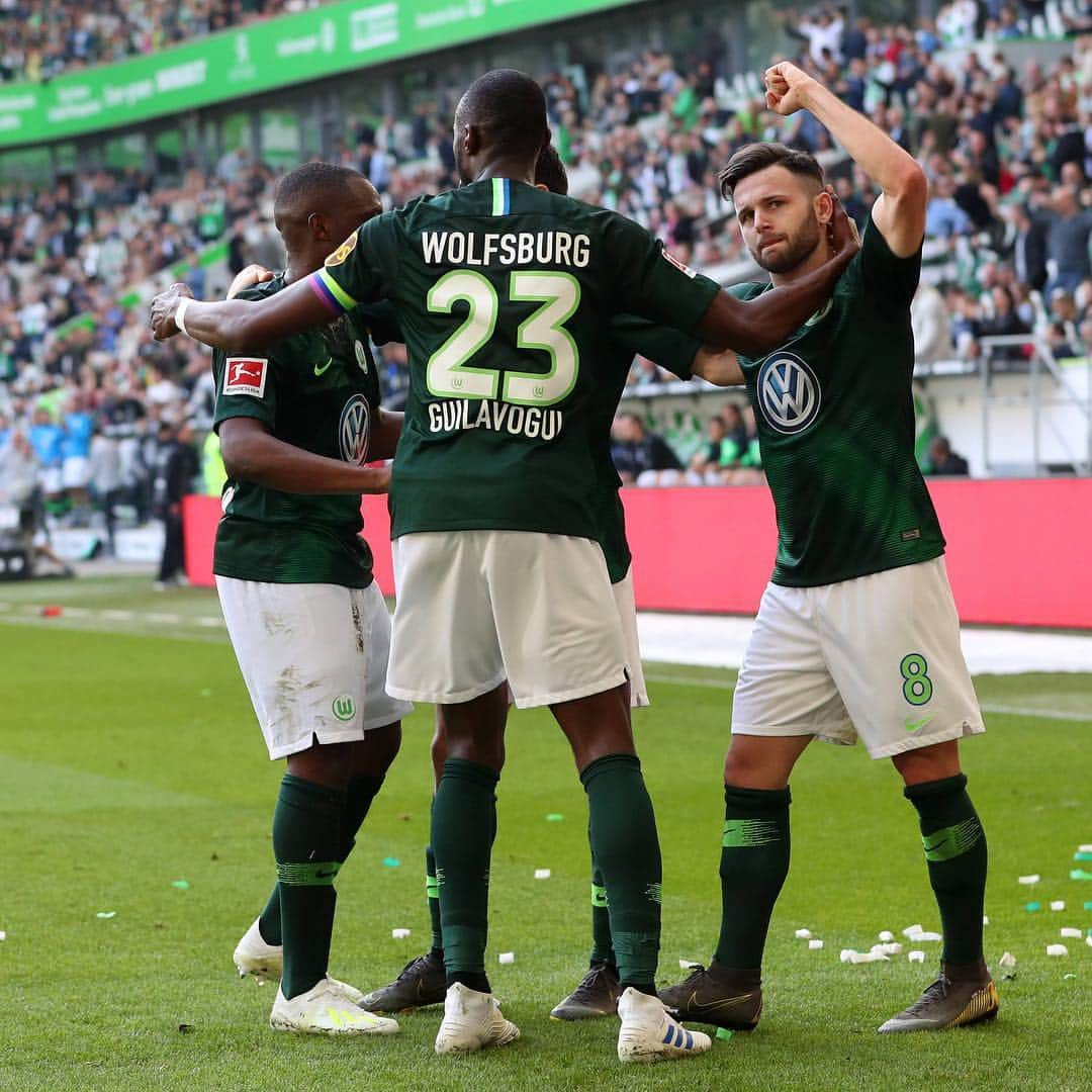 VfLヴォルフスブルクさんのインスタグラム写真 - (VfLヴォルフスブルクInstagram)「FÜÜÜHRUNG!!!!! 💚 #arbeitfussballleidenschaft #vflwolfsburg #immernurdu #wobh96」4月7日 0時10分 - vfl.wolfsburg