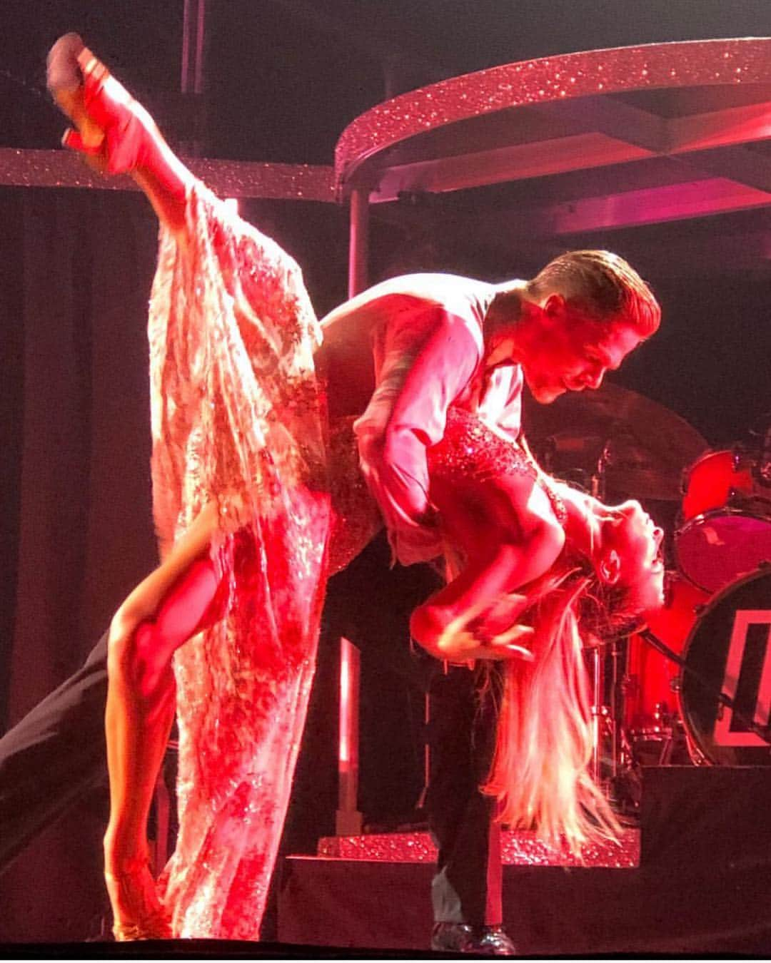 デレク・ハフさんのインスタグラム写真 - (デレク・ハフInstagram)「Opening night was such an incredible night!!! The Dancers, Band and Audience brought so much ENERGY, it blew me away.  I am so proud and grateful to everyone who has helped bring this show to life. It takes a village👊🏼 @nappytabs @ashleyedens @katyt8 @rudyaabreu @tessandrachavez @jaciroyal @anty.kin @nickrosenmusic @josephcmcqueen @steftate @jaredaripaul @michellemmix」4月7日 0時14分 - derekhough