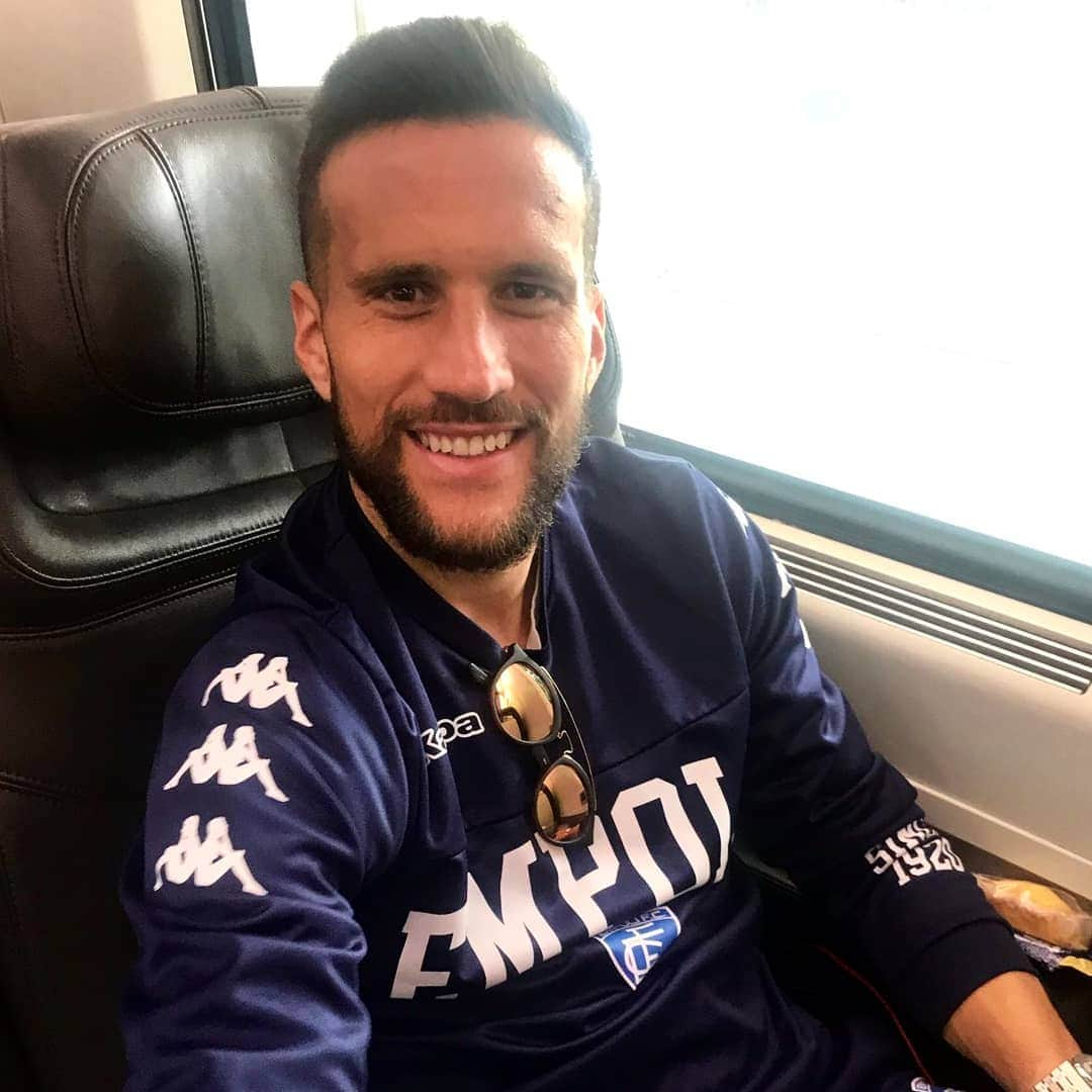 エンポリFCさんのインスタグラム写真 - (エンポリFCInstagram)「In viaggio verso Udine 🚄; domani #UdineseEmpoli 📸」4月7日 0時15分 - empoli_fc_official