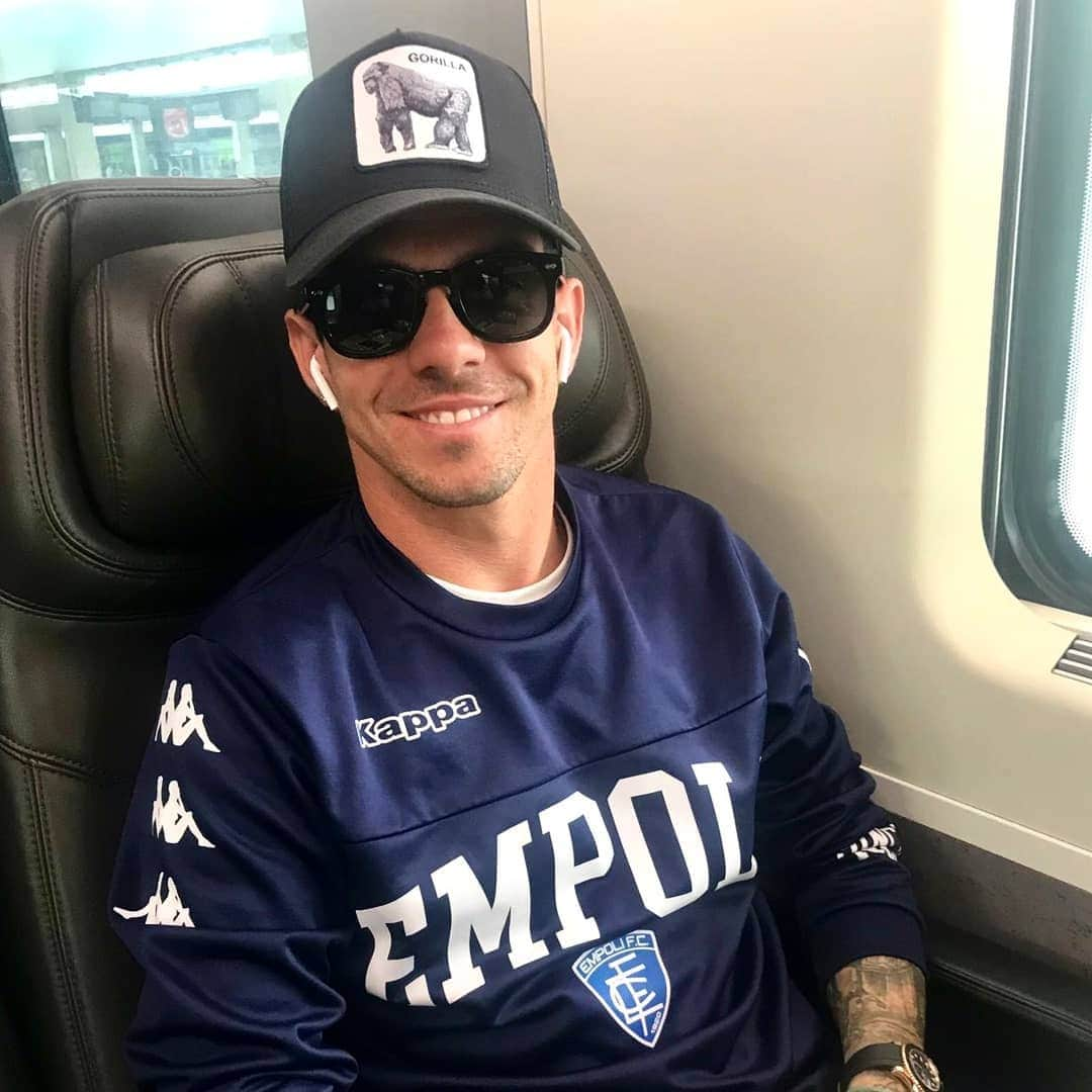 エンポリFCさんのインスタグラム写真 - (エンポリFCInstagram)「In viaggio verso Udine 🚄; domani #UdineseEmpoli 📸」4月7日 0時15分 - empoli_fc_official