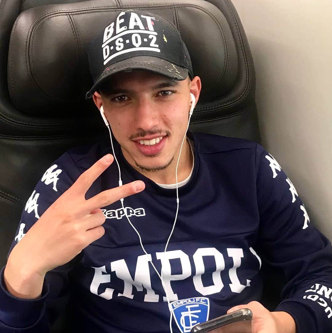 エンポリFCさんのインスタグラム写真 - (エンポリFCInstagram)「In viaggio verso Udine 🚄; domani #UdineseEmpoli 📸」4月7日 0時15分 - empoli_fc_official