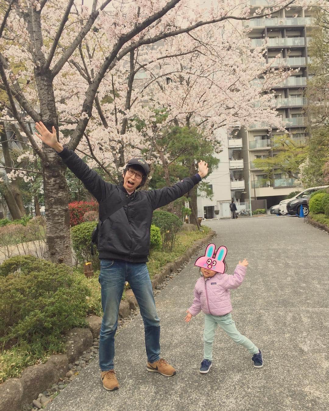 山根良顕さんのインスタグラム写真 - (山根良顕Instagram)「花見🌸楽しかったなー ママ撮影！」4月7日 0時18分 - ungirls_yamane