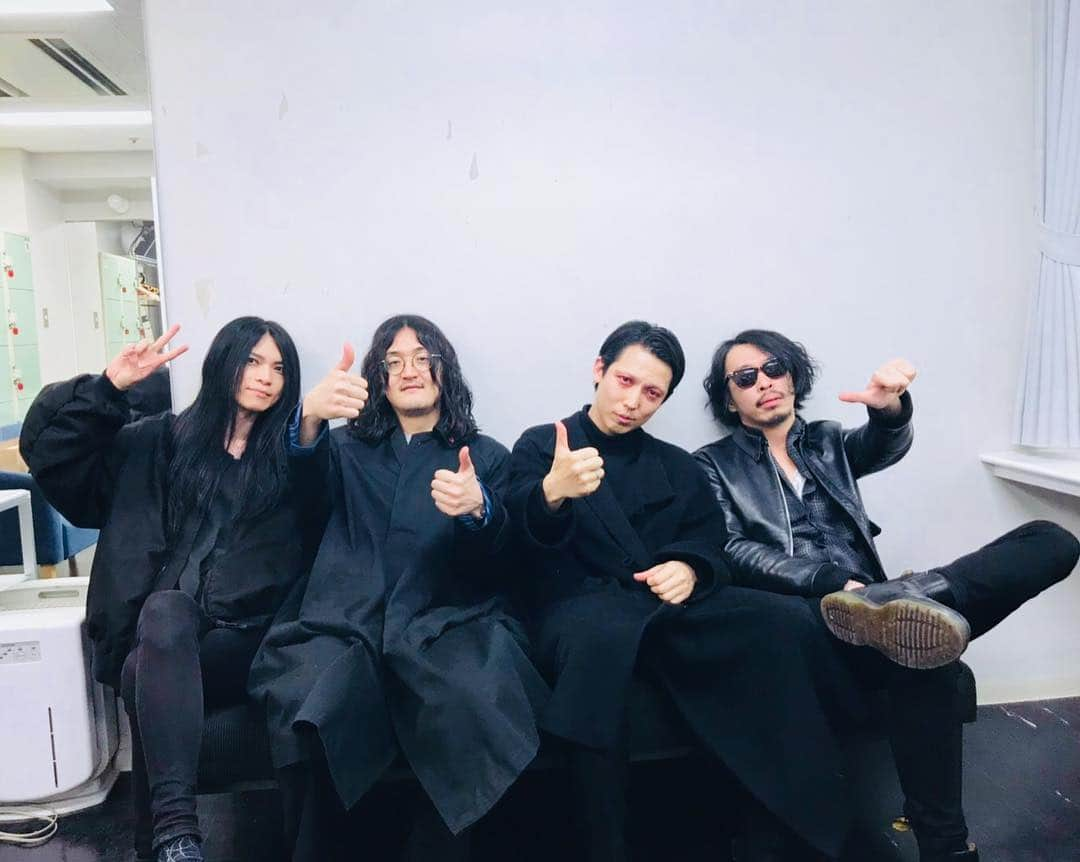 THE NOVEMBERSさんのインスタグラム写真 - (THE NOVEMBERSInstagram)「ANGELS ONEMAN TOUR 2019 終了。  Thank You ANGELS!! #thenovembers #angels」4月7日 9時42分 - the_novembers