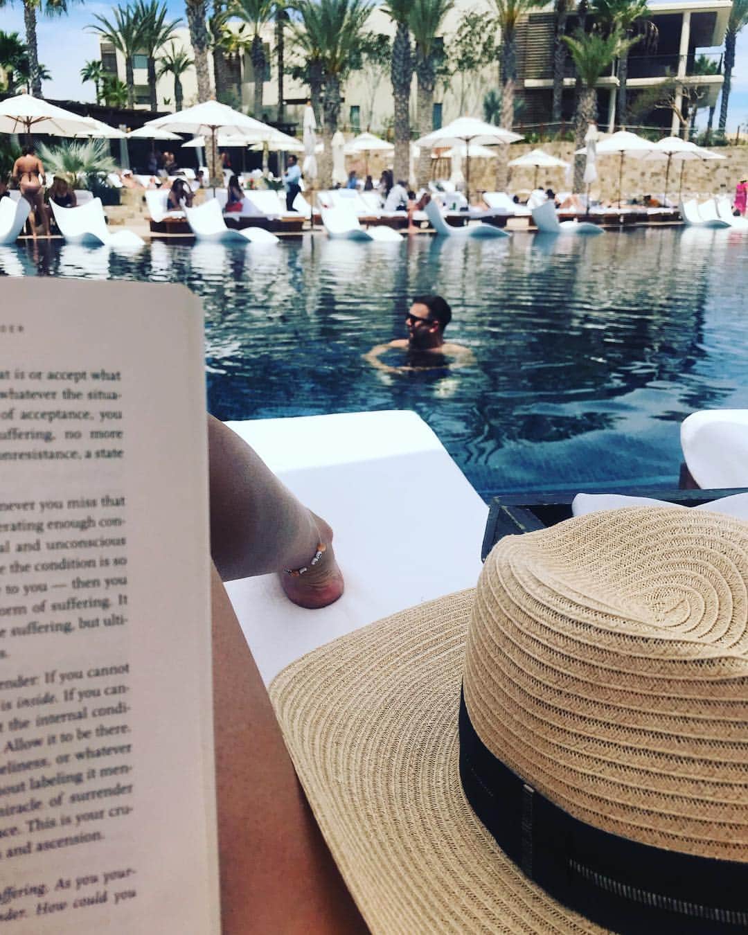 コビー・スマルダーズのインスタグラム：「Kidz Club Playerz.... @chilenobaycabo #aubergeresorts」